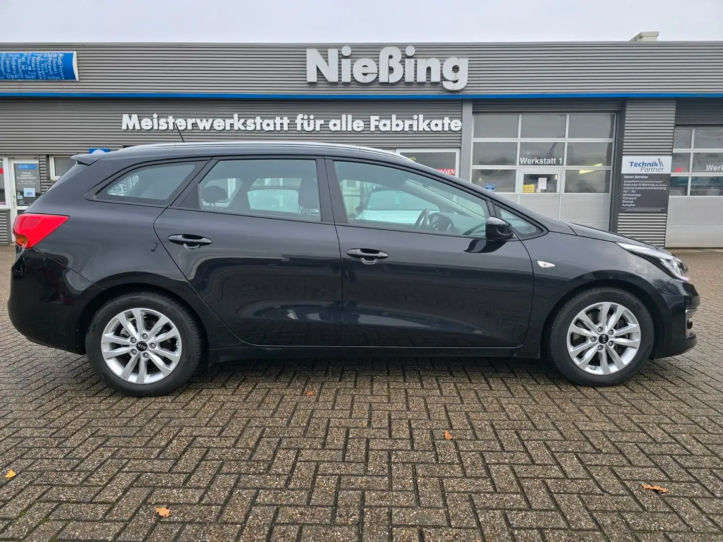 Kia Ceed SW / cee'd SW /Navi/Kamera/Bluetooth/ALU Negro - 1