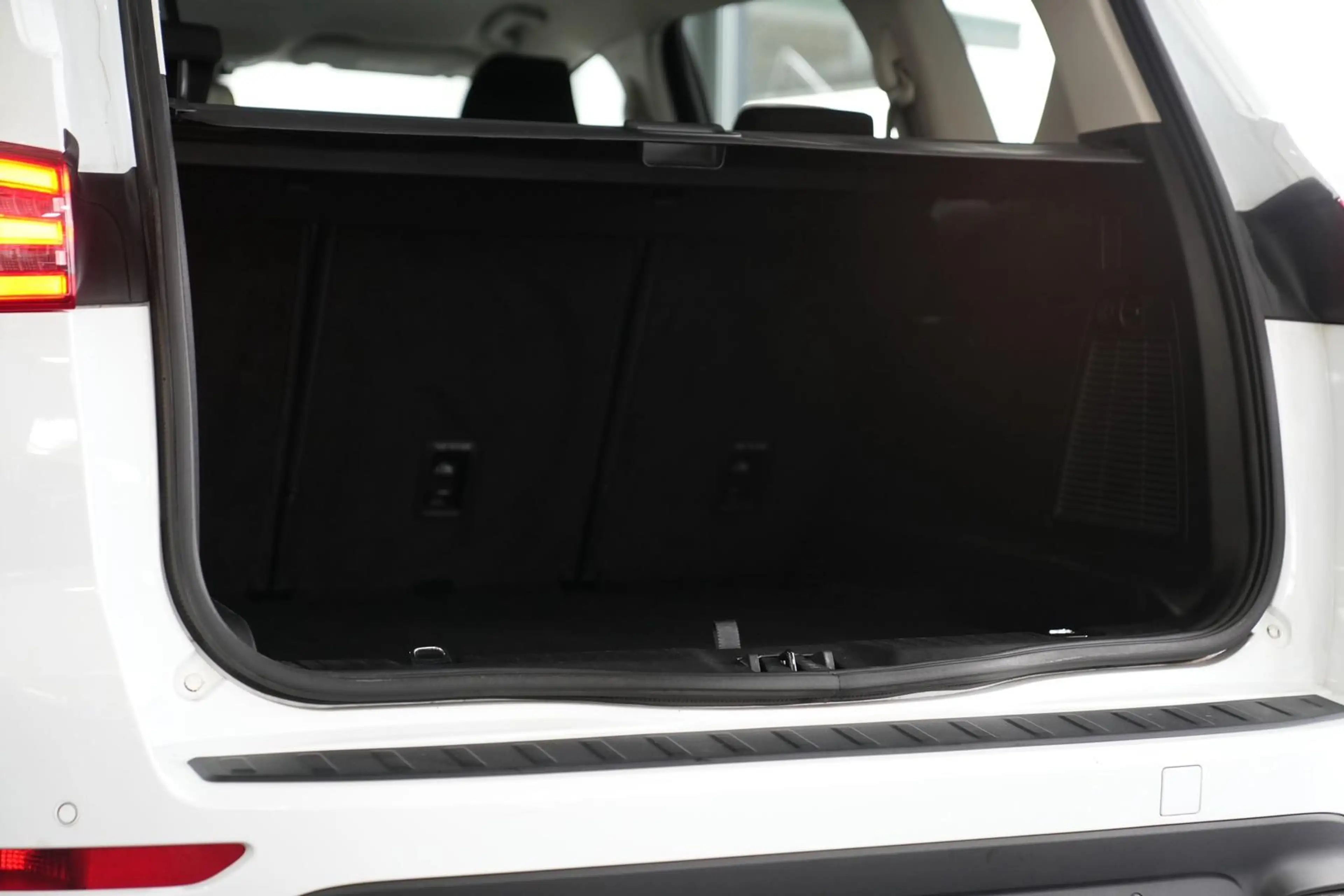 Ford S-Max S-MAX Titanium *AUT*NAV*LED*SHZ*KEYLEES* — photo 10