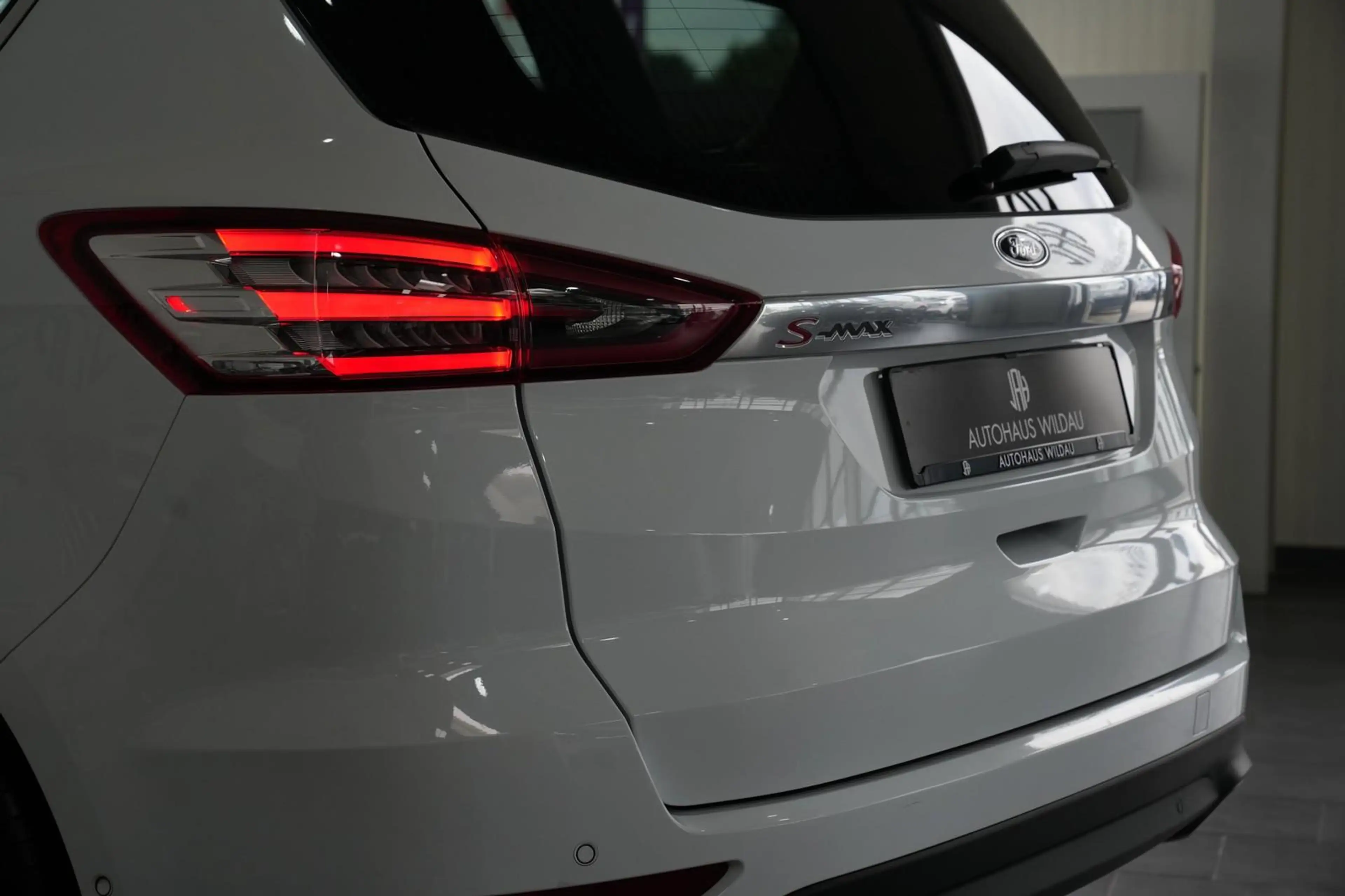 Ford S-Max S-MAX Titanium *AUT*NAV*LED*SHZ*KEYLEES* — photo 13