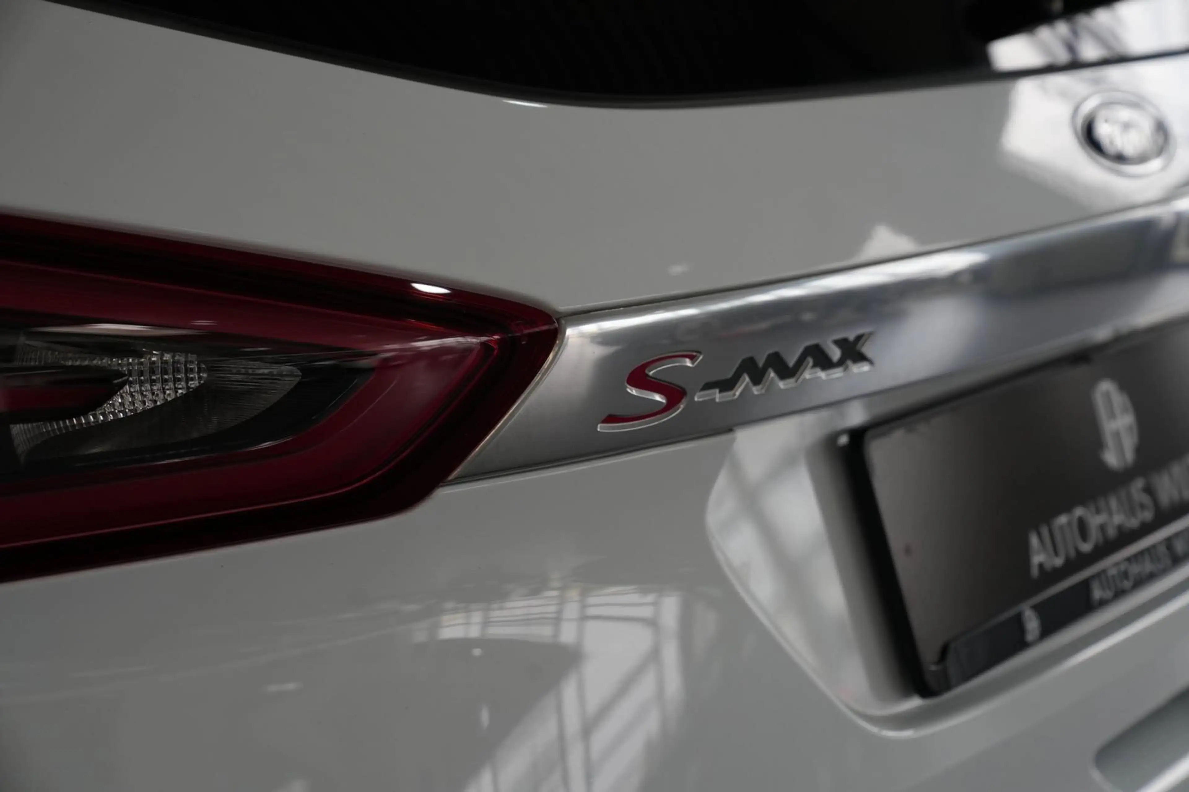 Ford S-Max S-MAX Titanium *AUT*NAV*LED*SHZ*KEYLEES* — photo 14
