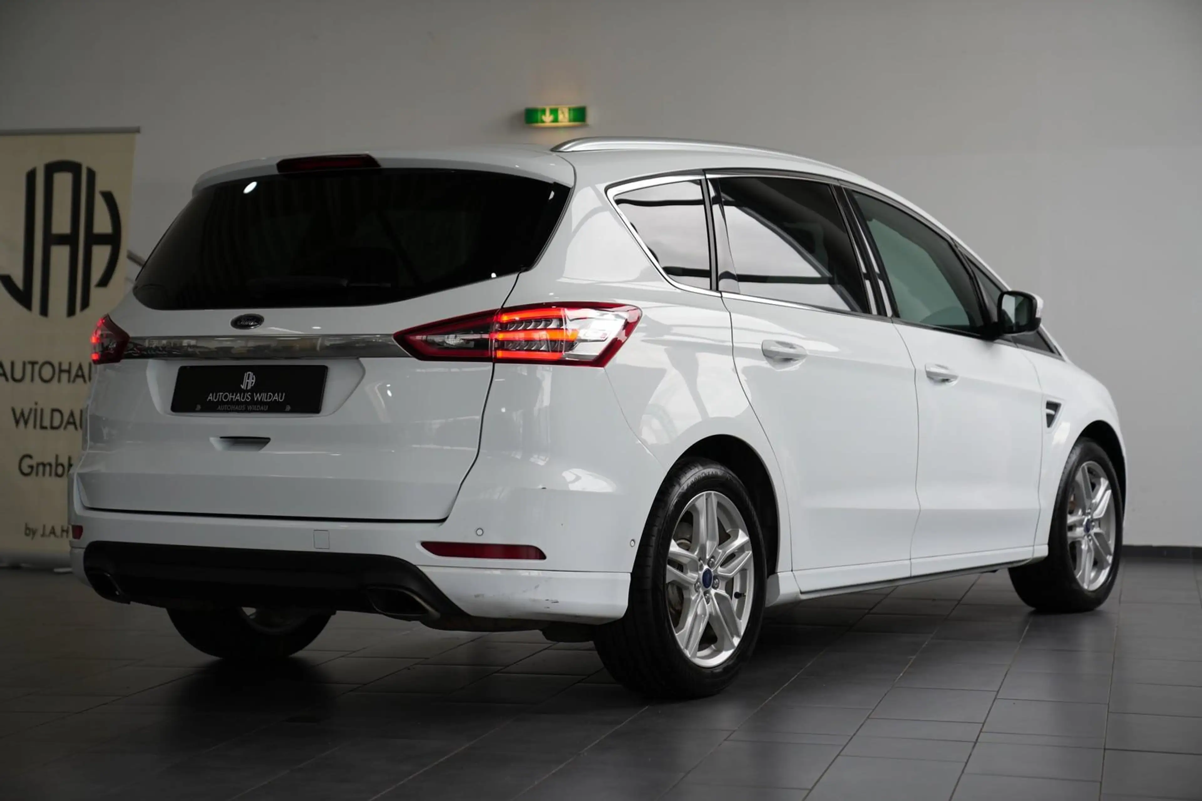 Ford S-Max S-MAX Titanium *AUT*NAV*LED*SHZ*KEYLEES* — photo 7