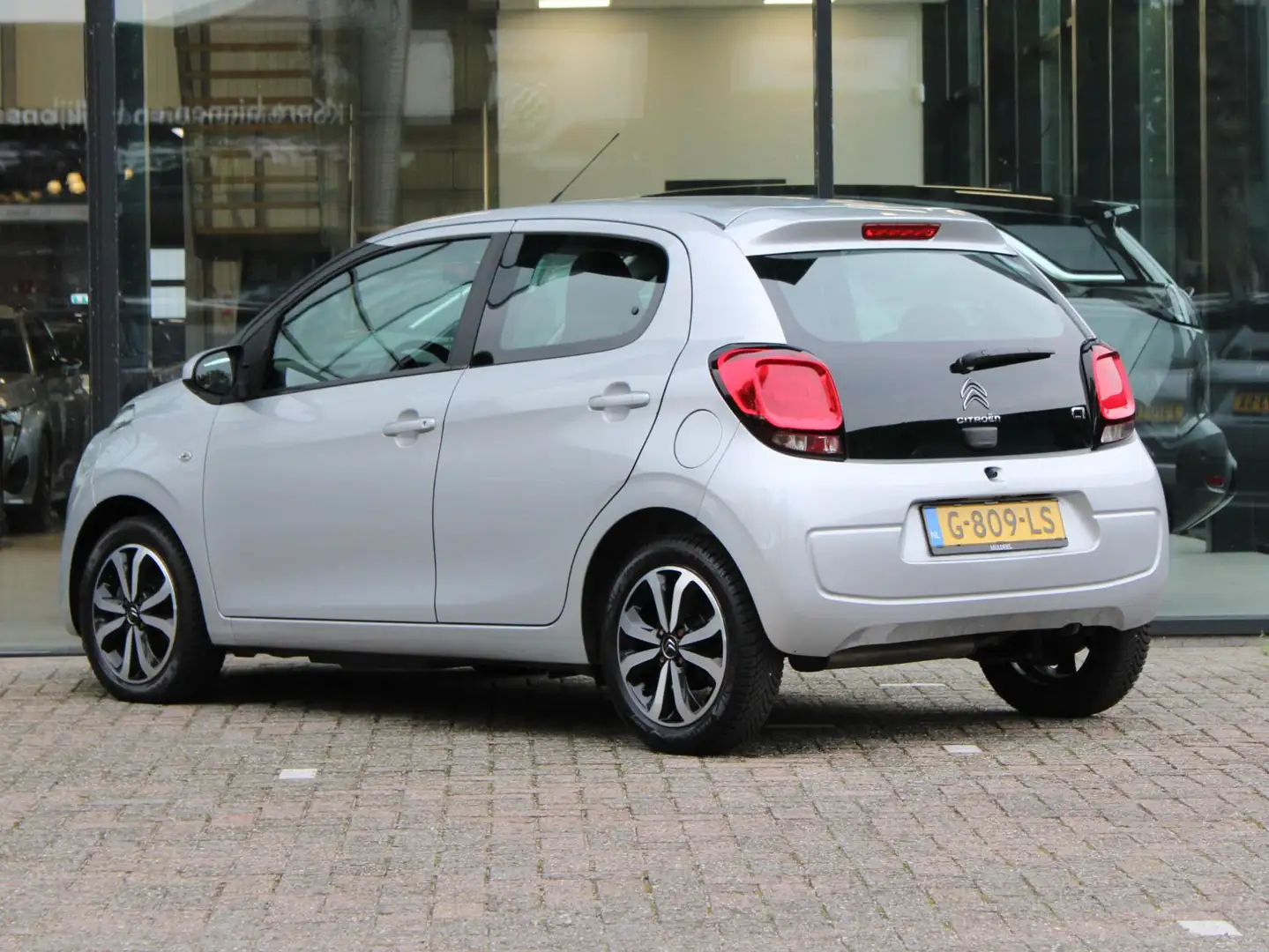Citroen C1 1.0 VTi Shine | Navi / Airco Grijs - 2