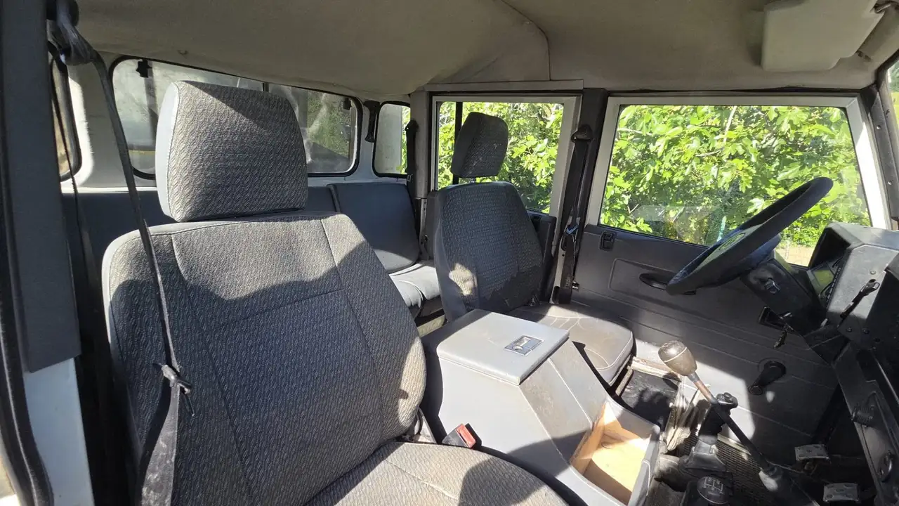 Land Rover Defender 130 2.5 td5 E Crew Cab, foto 5