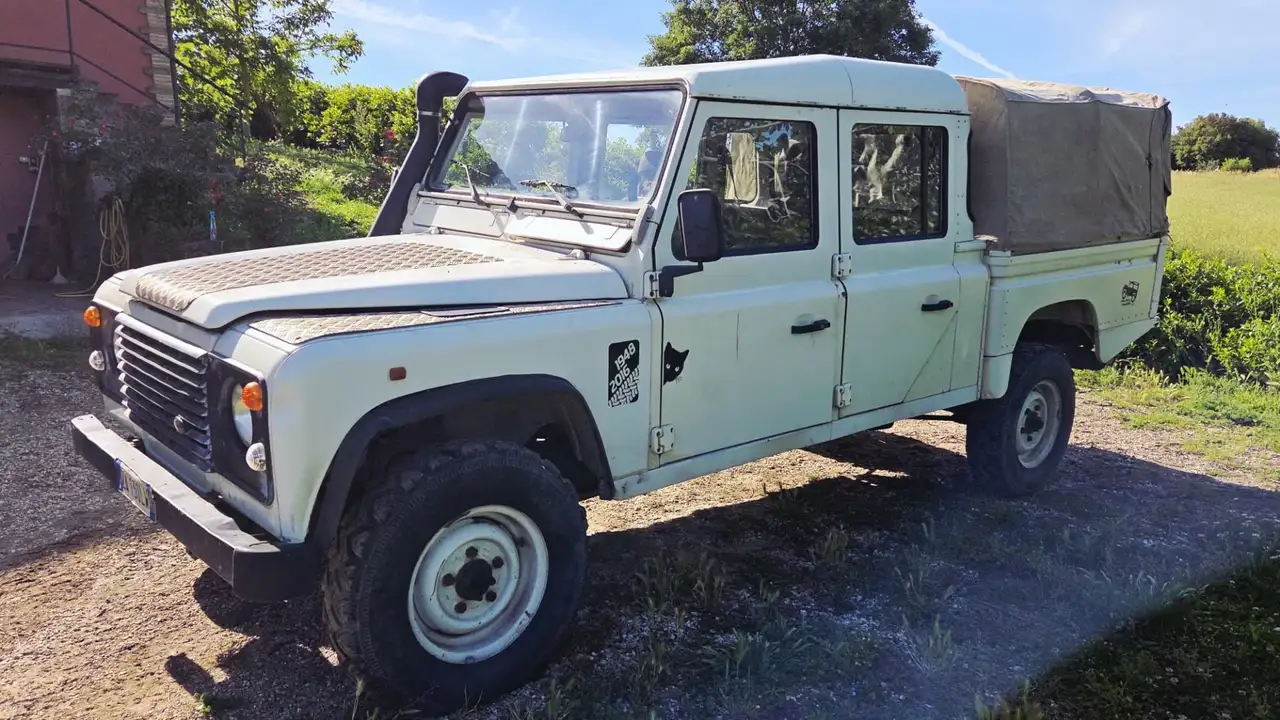 Land Rover Defender 130 2.5 td5 E Crew Cab, foto 3