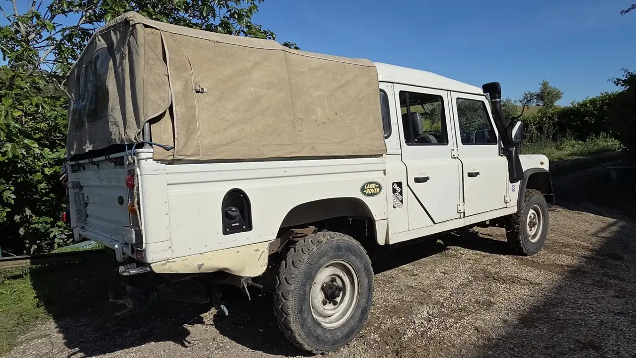 Land Rover Defender 130 2.5 td5 E Crew Cab, foto 2
