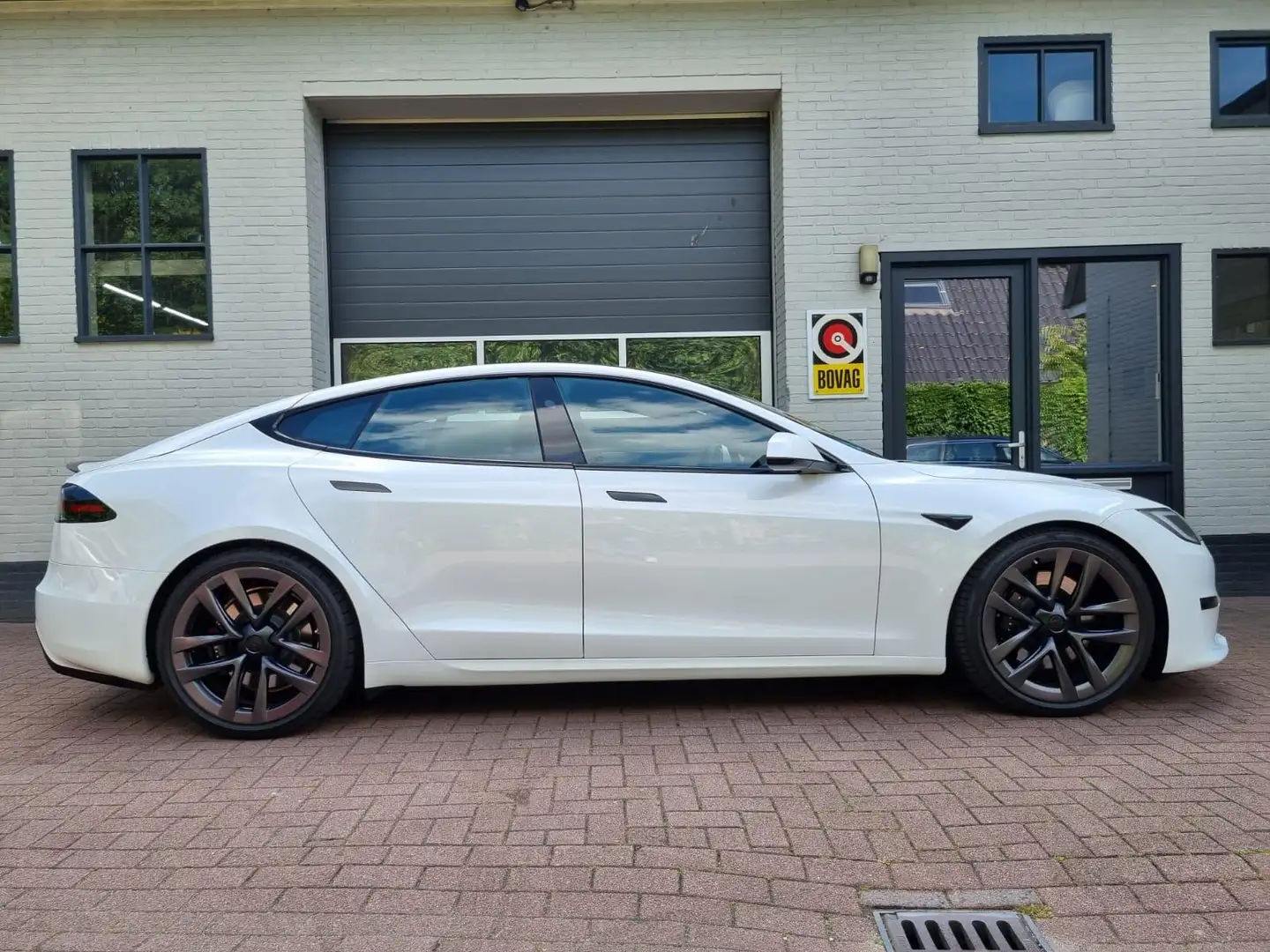 Tesla Model S Long Range / Auto Pilot HW 4.0 / 21" Arachnid / Pl - 2