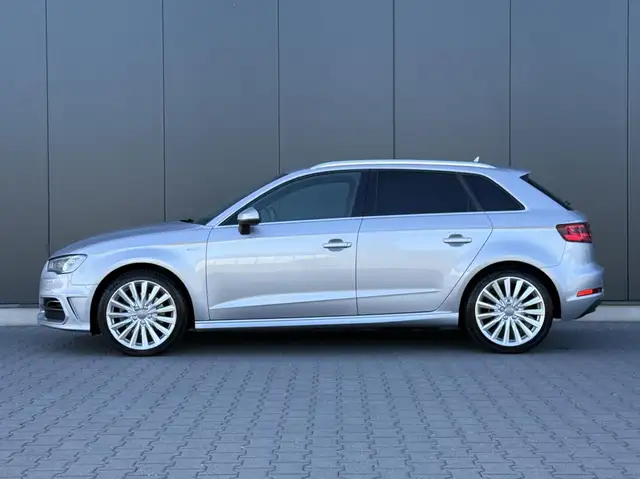 Audi A3 view 9