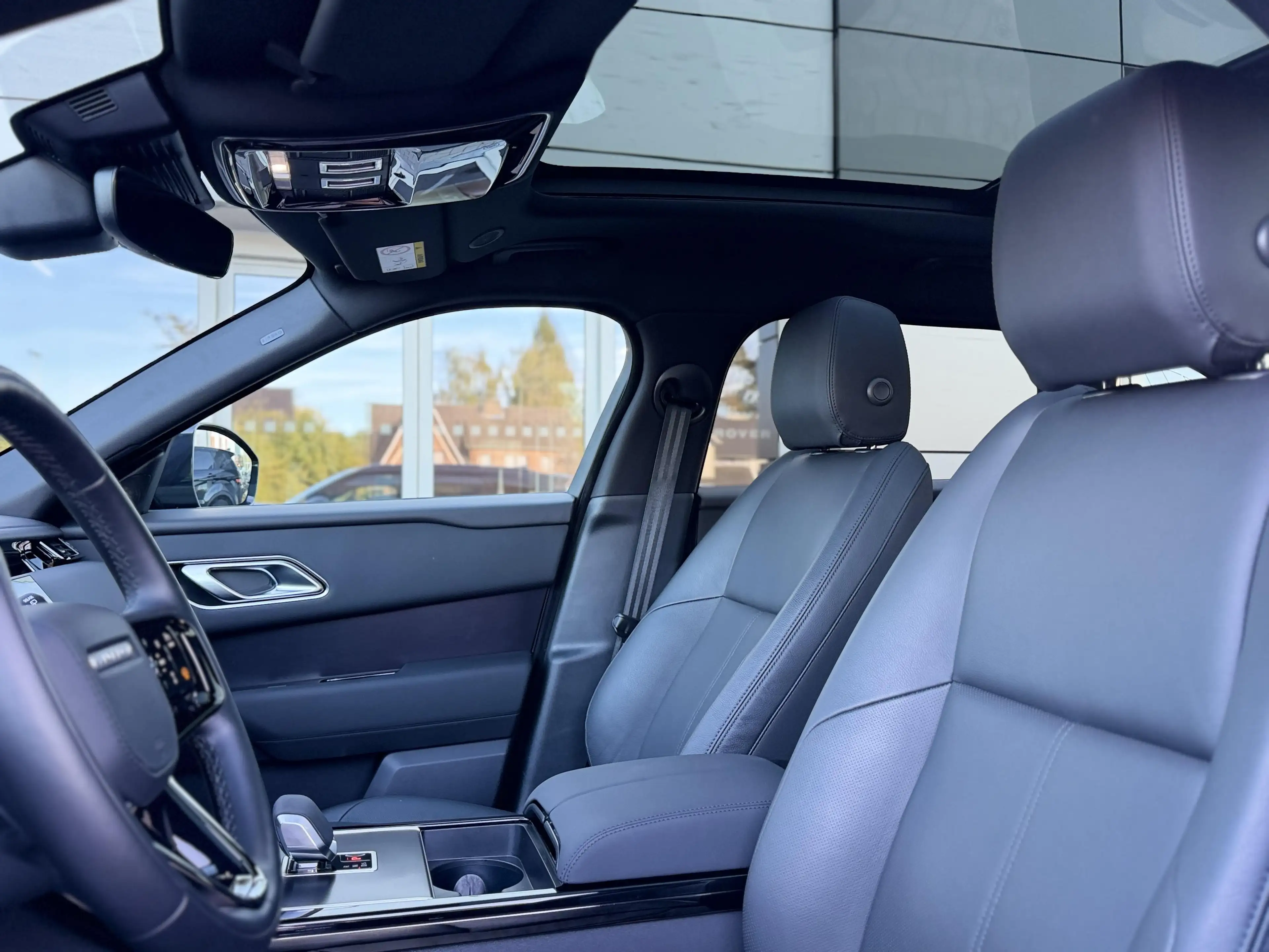 Land Rover Range Rover Velar D200 Dynamic SE — photo 8