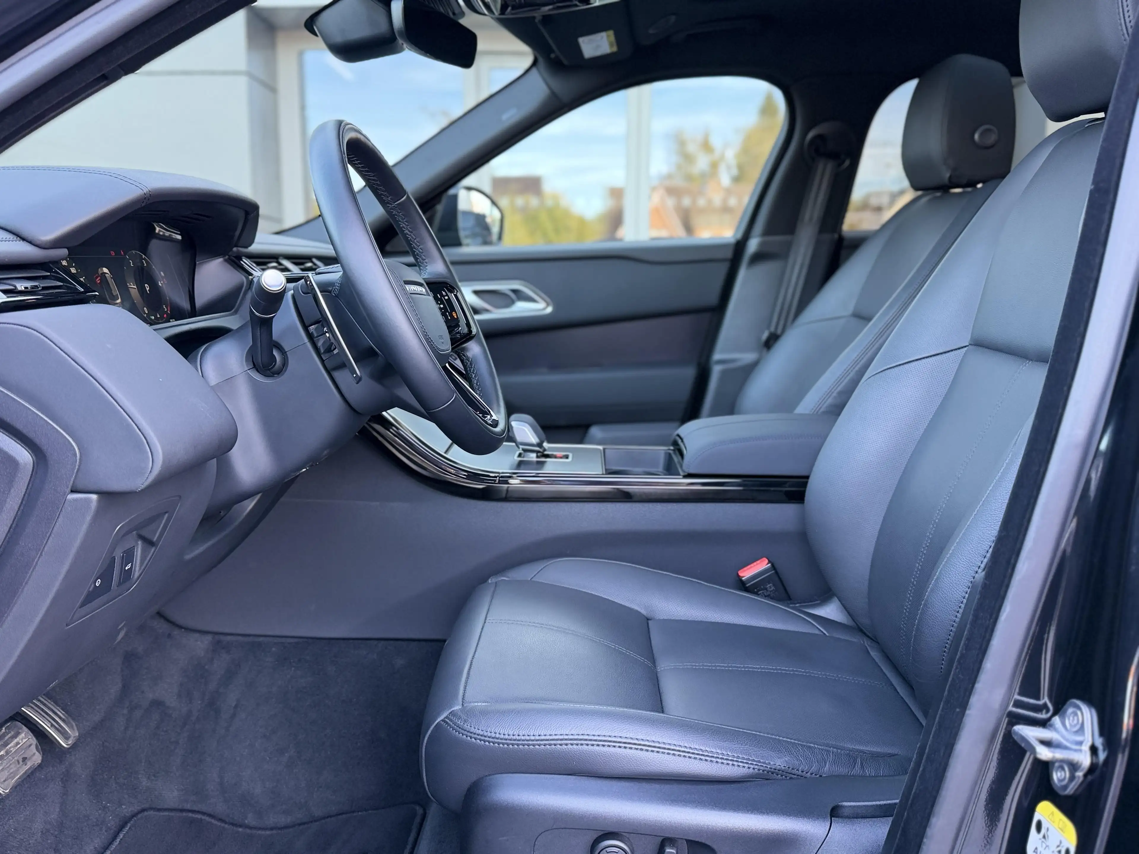 Land Rover Range Rover Velar D200 Dynamic SE — photo 7