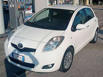 Yaris II 2005 5p 1.0 Sol c/vsc trc