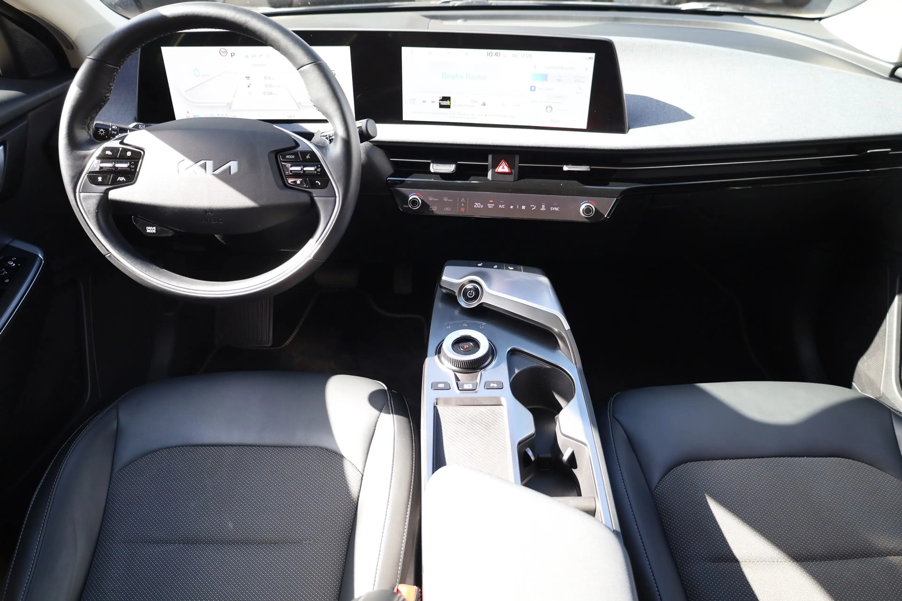 Kia EV6 2WD LED Navi ACC Spurhalte Android Apple PDC — photo 11