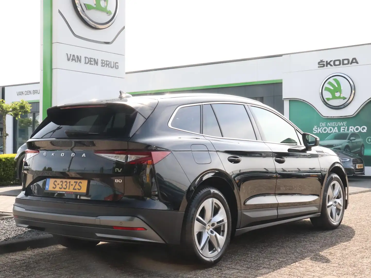 Skoda Enyaq iV 204 pk 80 | SoH 95% | Trekhaak | Achteruitrijca Zwart - 2