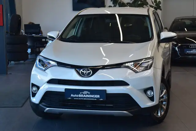 Toyota RAV 4 Edition Navi3D~RFKamera~Tempomat~18Zoll