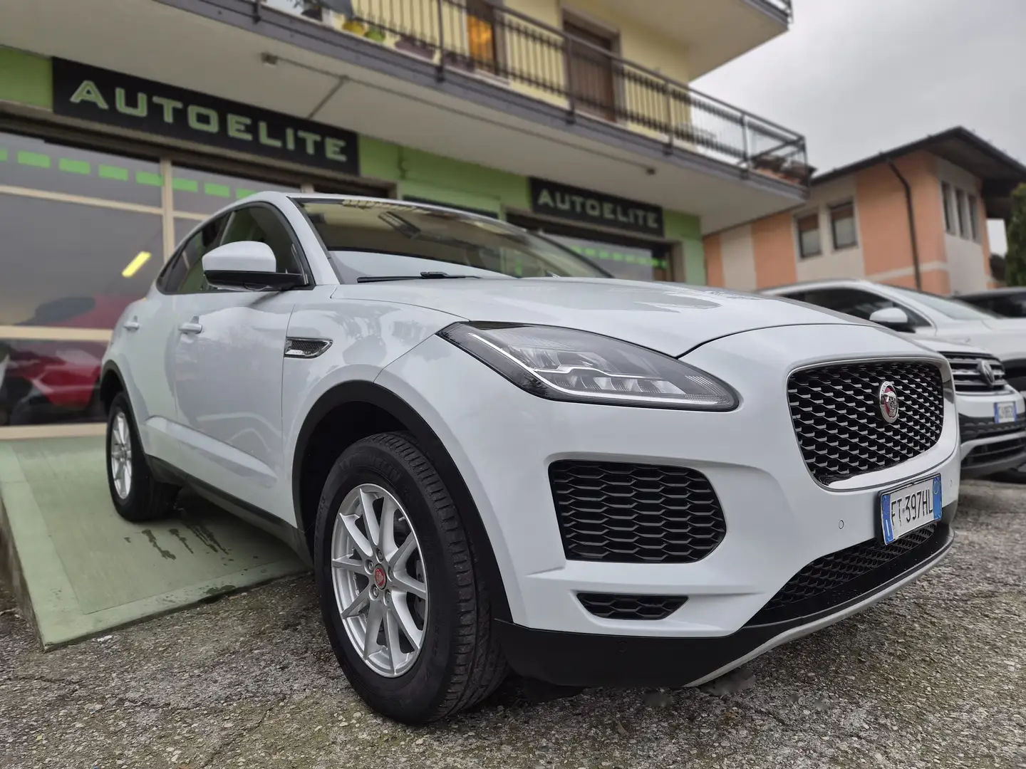 Jaguar E-Pace 2.0 i4 SE awd 200 cv auto Cruise Kamera Posteriore - 1