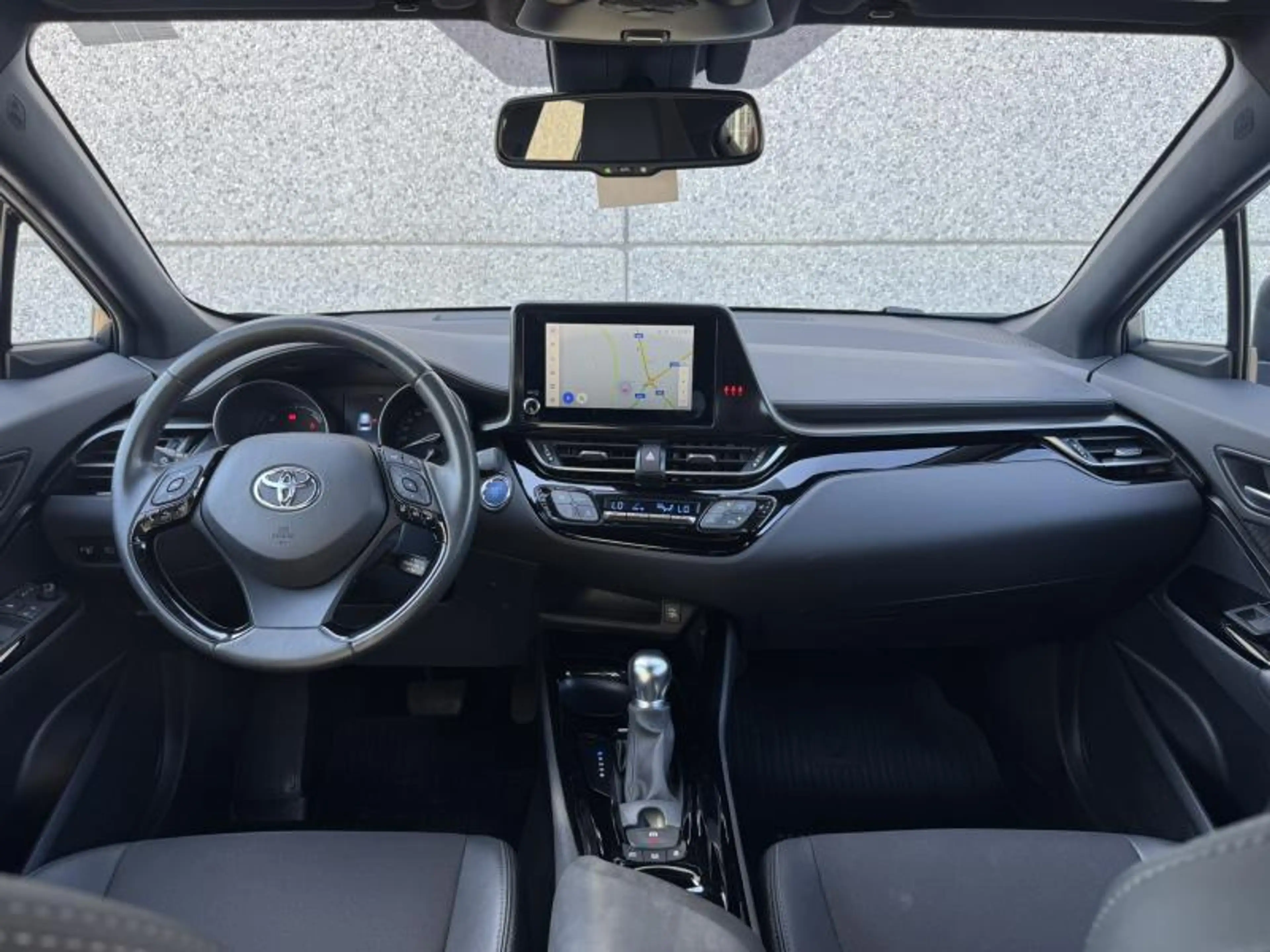 Toyota C-HR 1.8 Hybrid CVT C-LUB Mono-Tone + Visibility Pack — photo 10