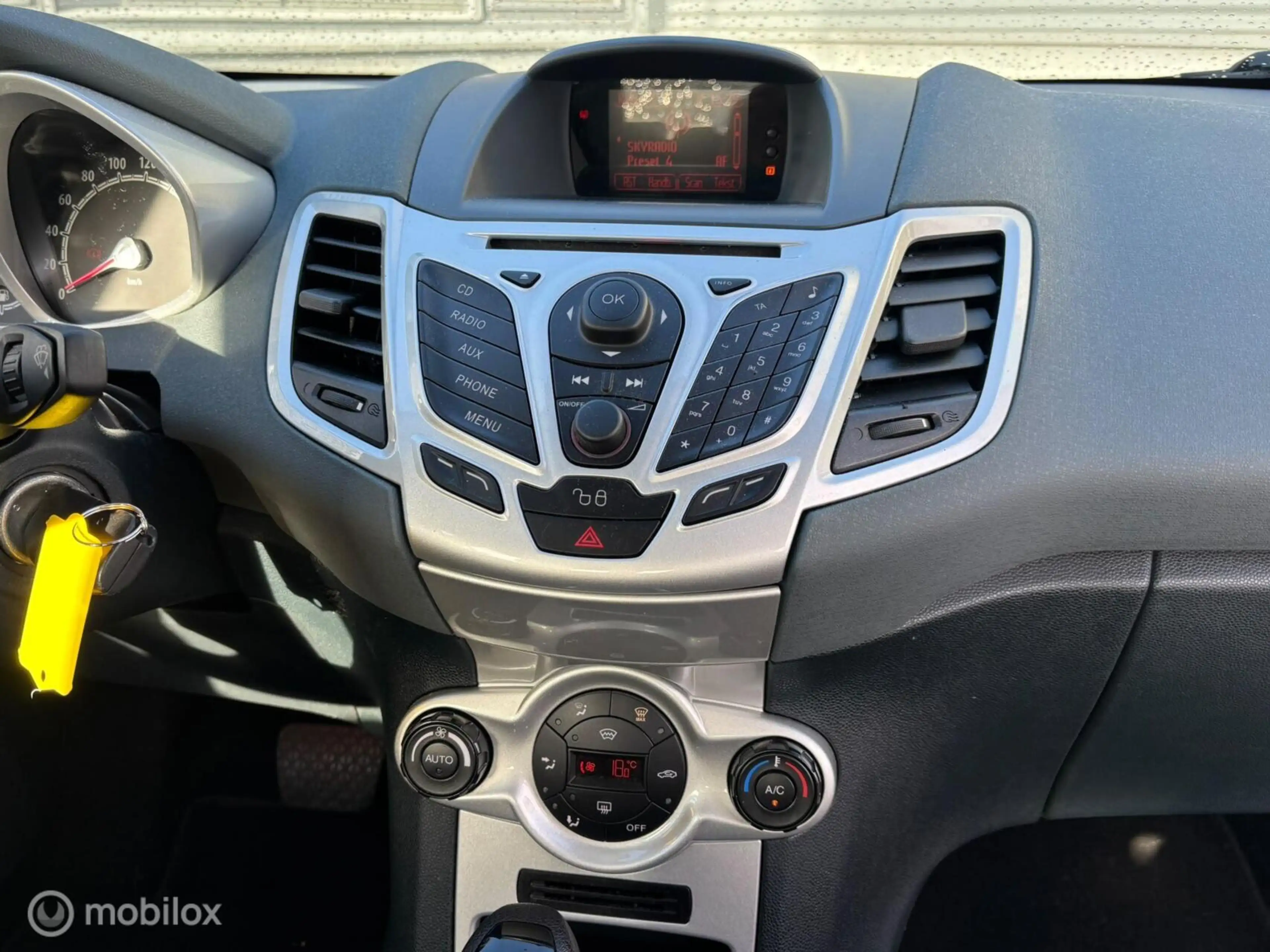 Ford Fiesta 1.4 Titanium - Automaat - Driem vv - — photo 17