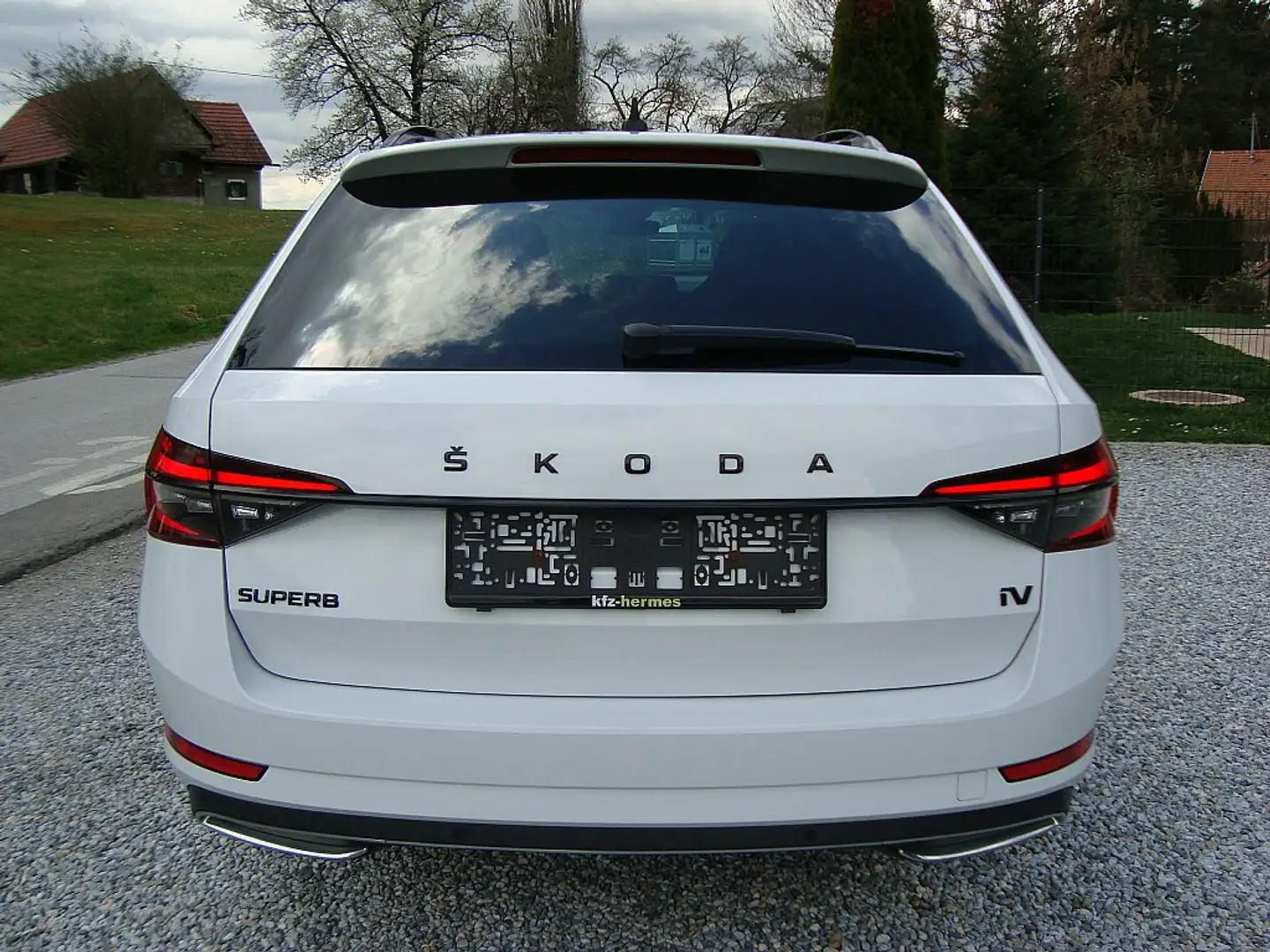 Skoda Superb Kombi Sportline IV Mega Voll Top !! Blanc - 2