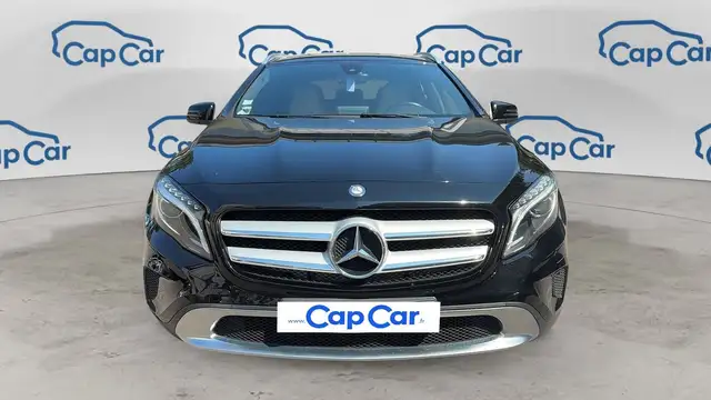 Mercedes-Benz GLA view 5