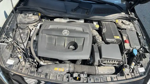 Mercedes-Benz GLA view 15