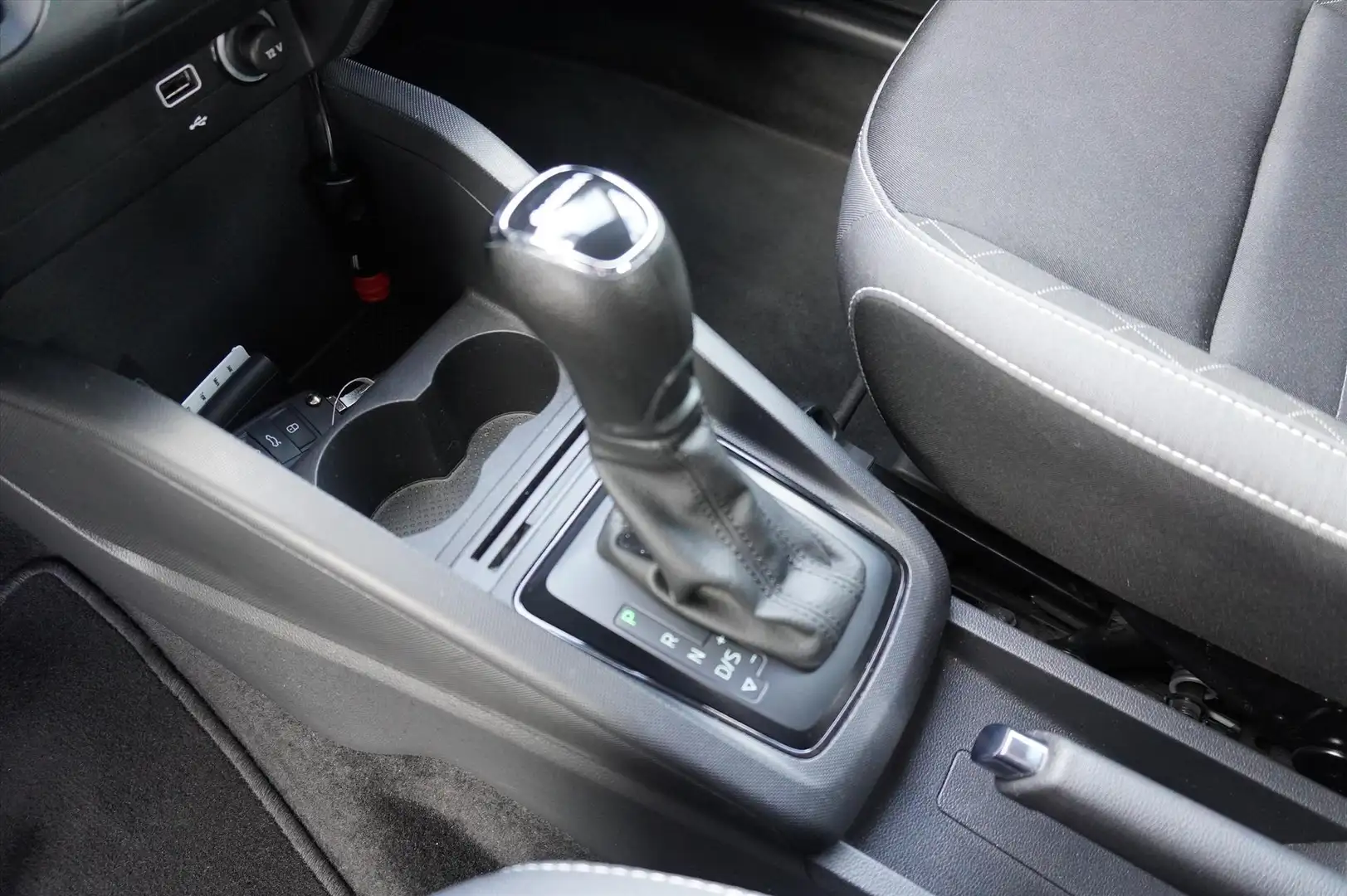 Skoda Fabia Combi 1.0 TSI Greentech 95pk DSG-7 Business Editio Grijs - 2