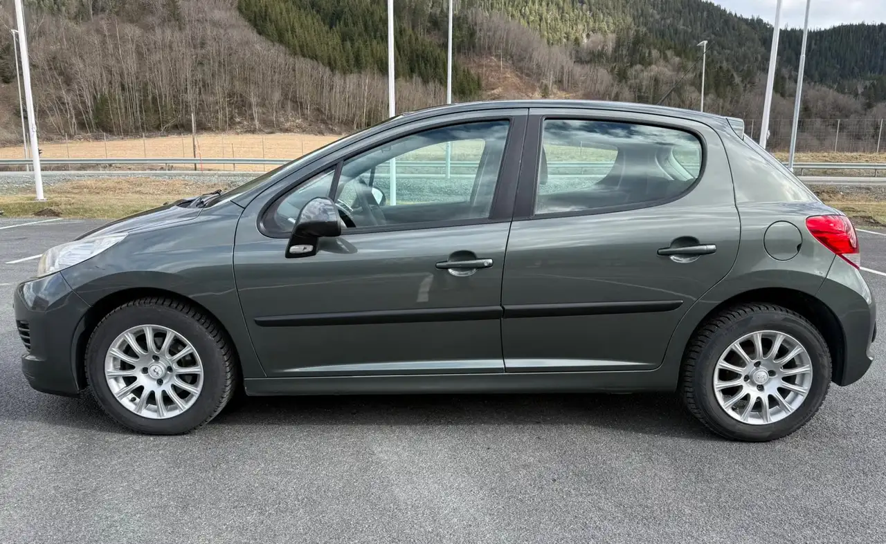 Peugeot 207 Auto-Ã©cole 1.6 HDi 92ch FAP Active