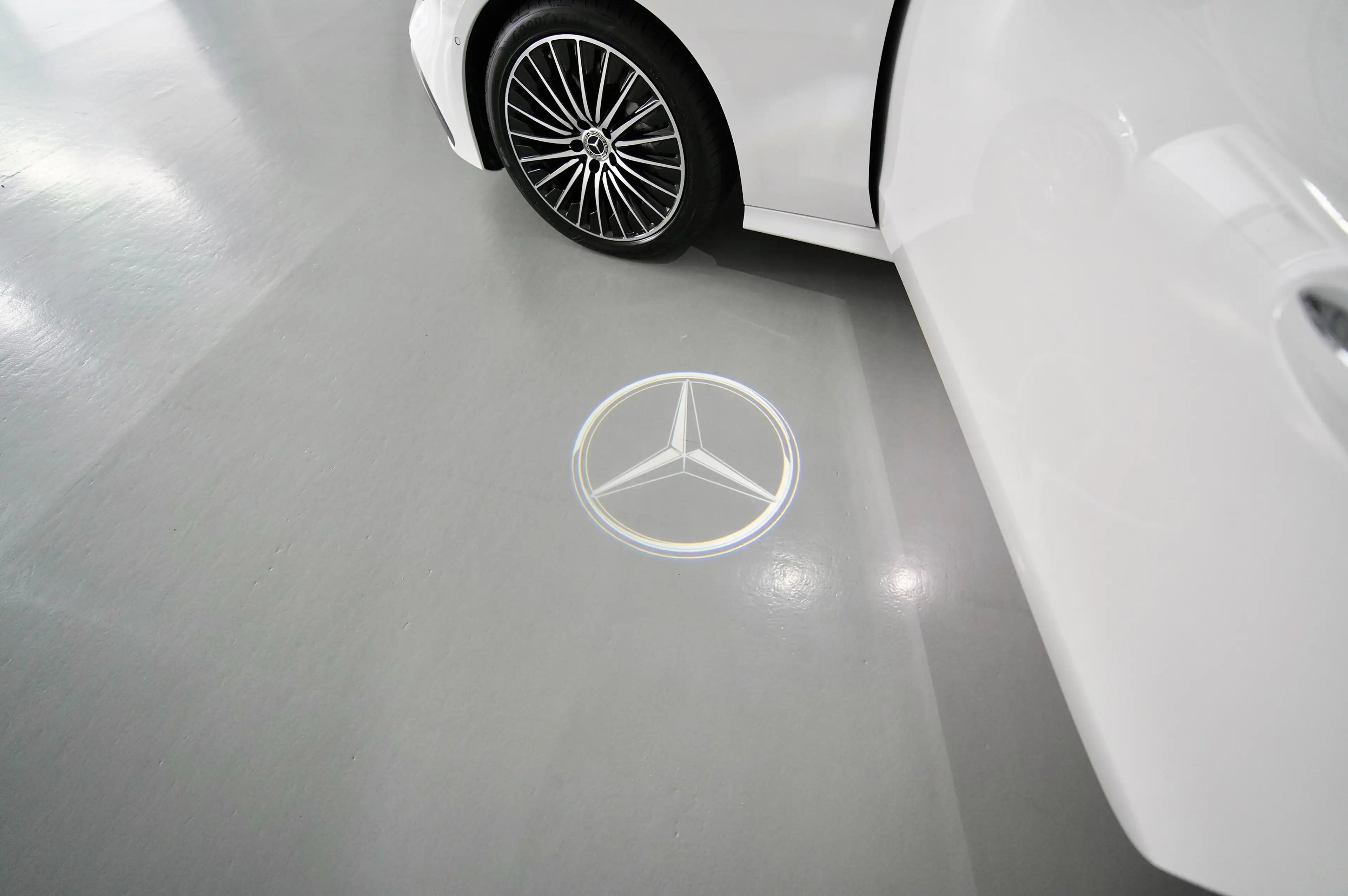 Mercedes-Benz CLE 180 1! EDITION AMG LINE ! Motor/Engine 2 L /1999 cm — photo 11
