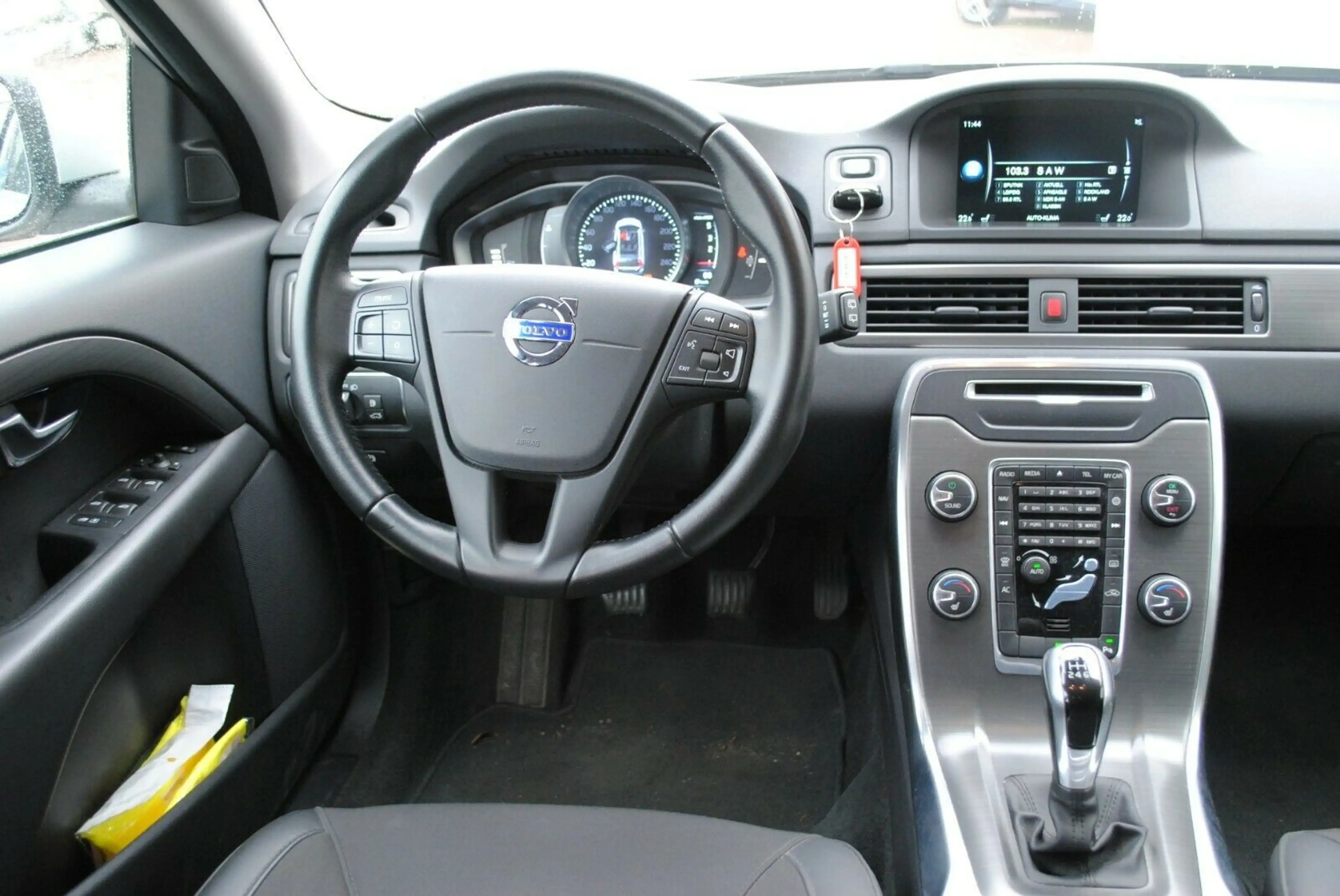 Volvo V70 D3 Linje Classic B-Xenon*Navi*Tempomat — photo 6
