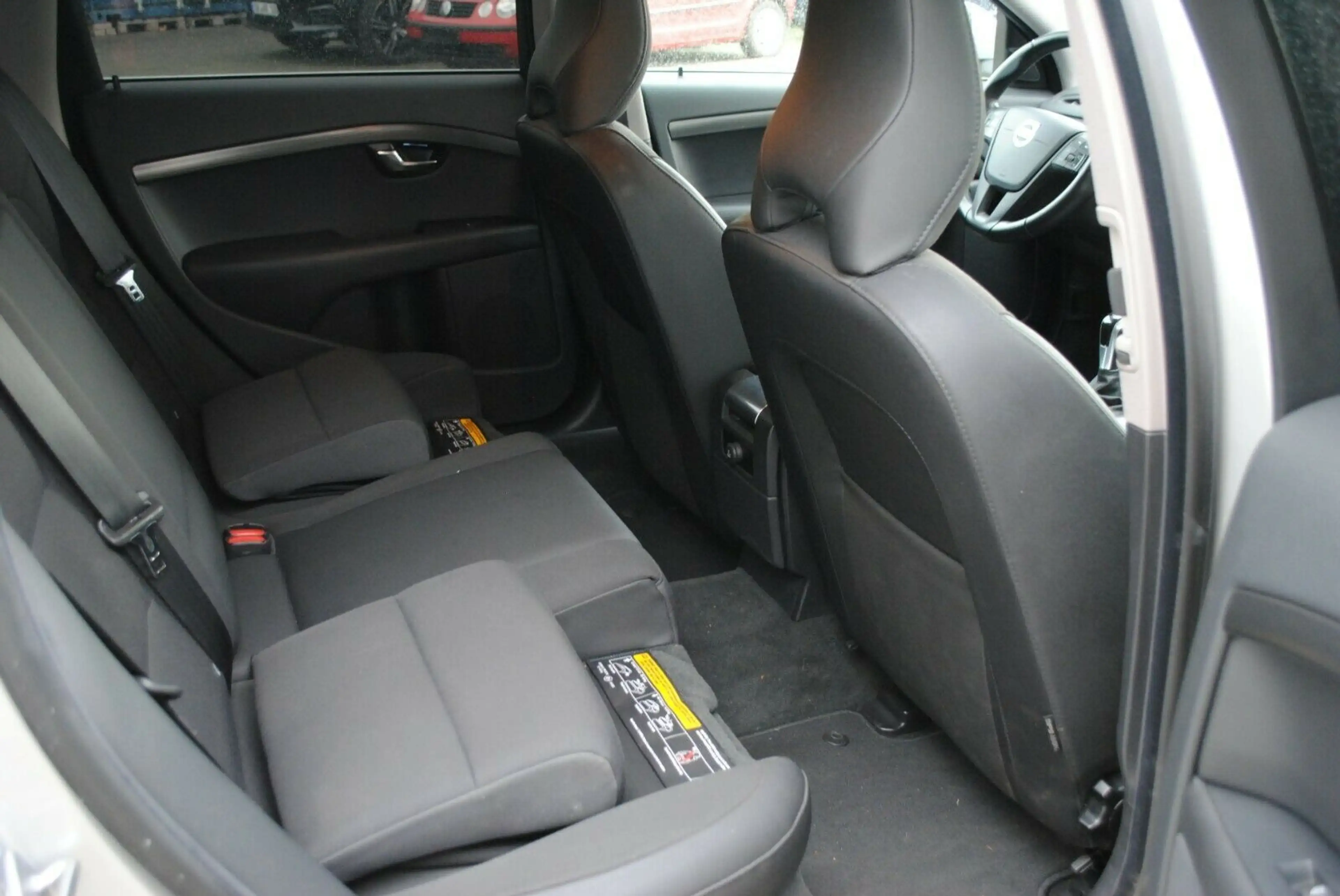 Volvo V70 D3 Linje Classic B-Xenon*Navi*Tempomat — photo 9
