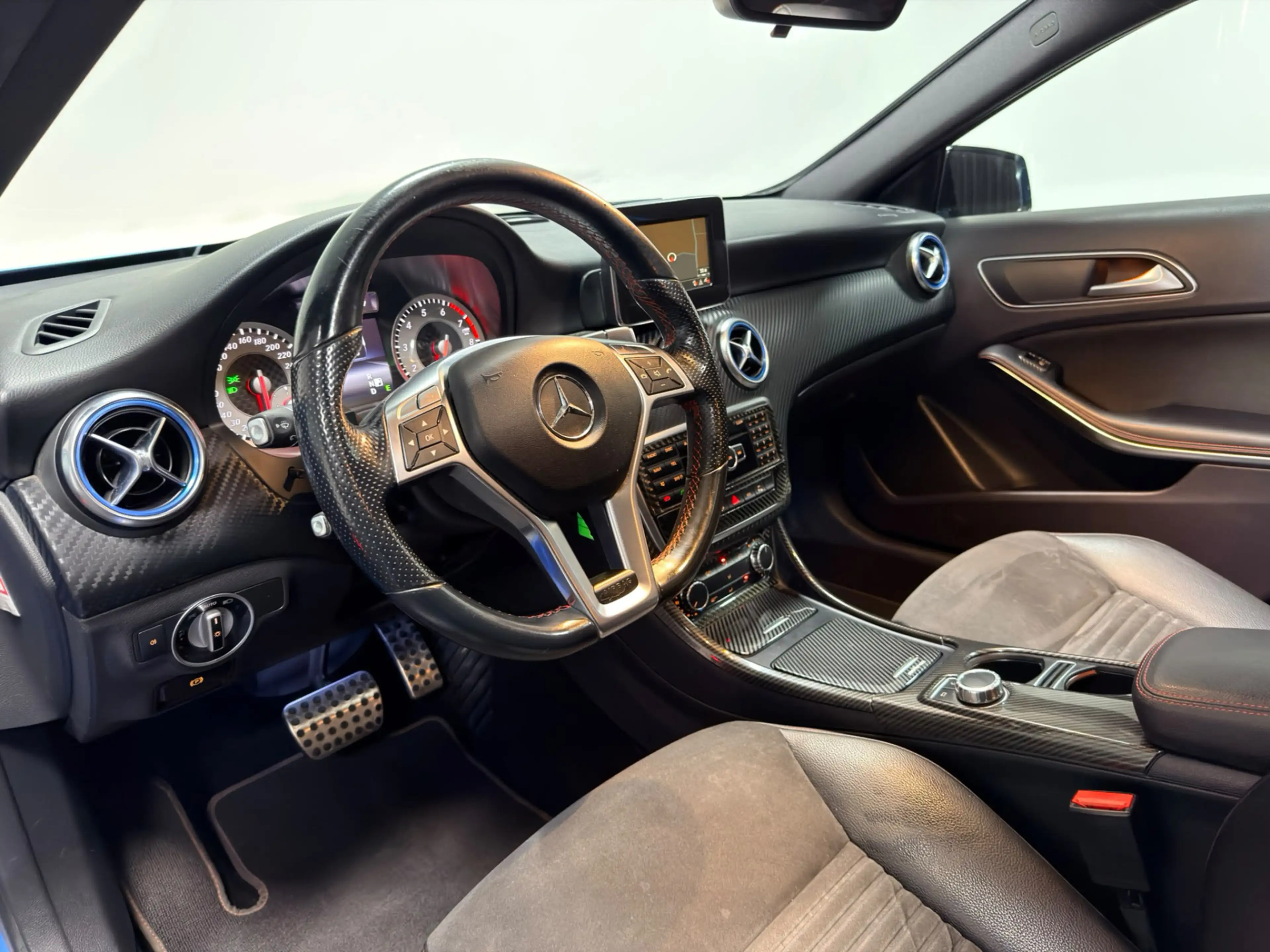 Mercedes-Benz A 180 Ambition | PANO | NL AUTO | AMG | — photo 2