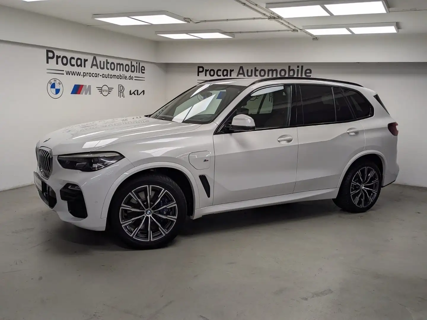 BMW X5 xDrive45e M Sport AHK HuD ACC 360° HiFi 20'' Weiß - 2