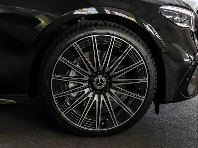 Mercedes-Benz E-Class view 7
