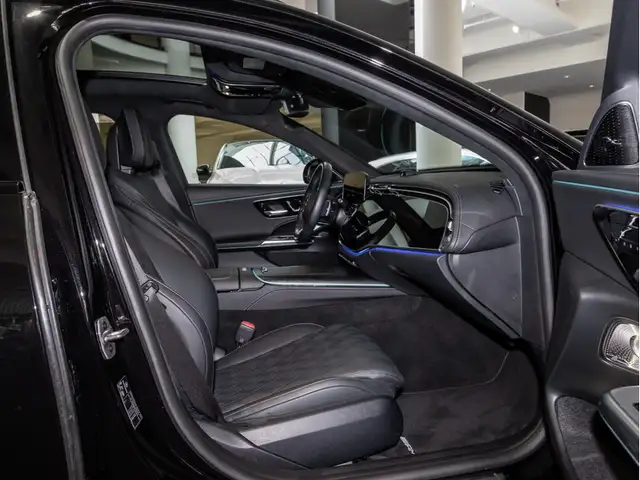 Mercedes-Benz E-Class view 8