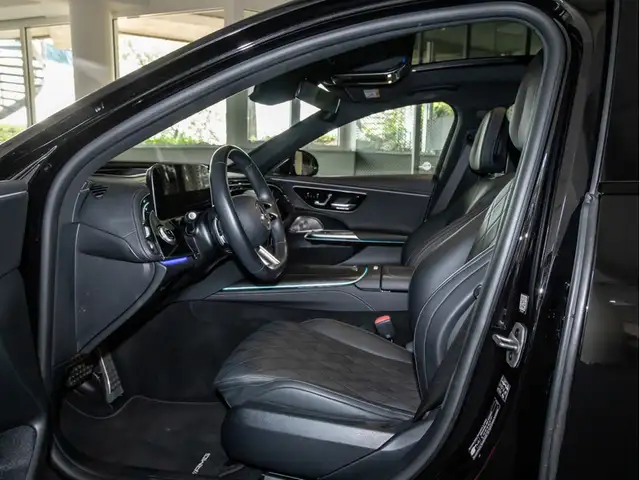 Mercedes-Benz E-Class view 11