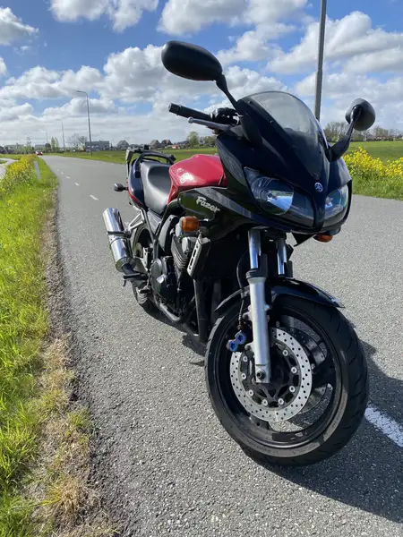 Yamaha Fazer 600 - foto 2