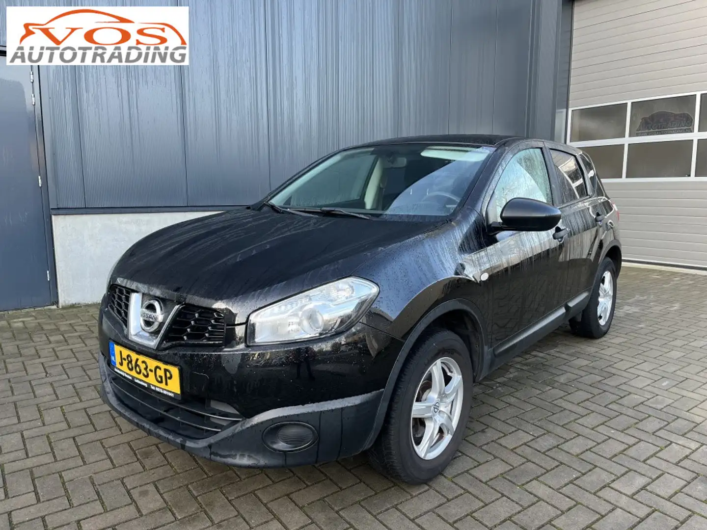 Nissan Qashqai 1.6 Visia Schwarz - 1