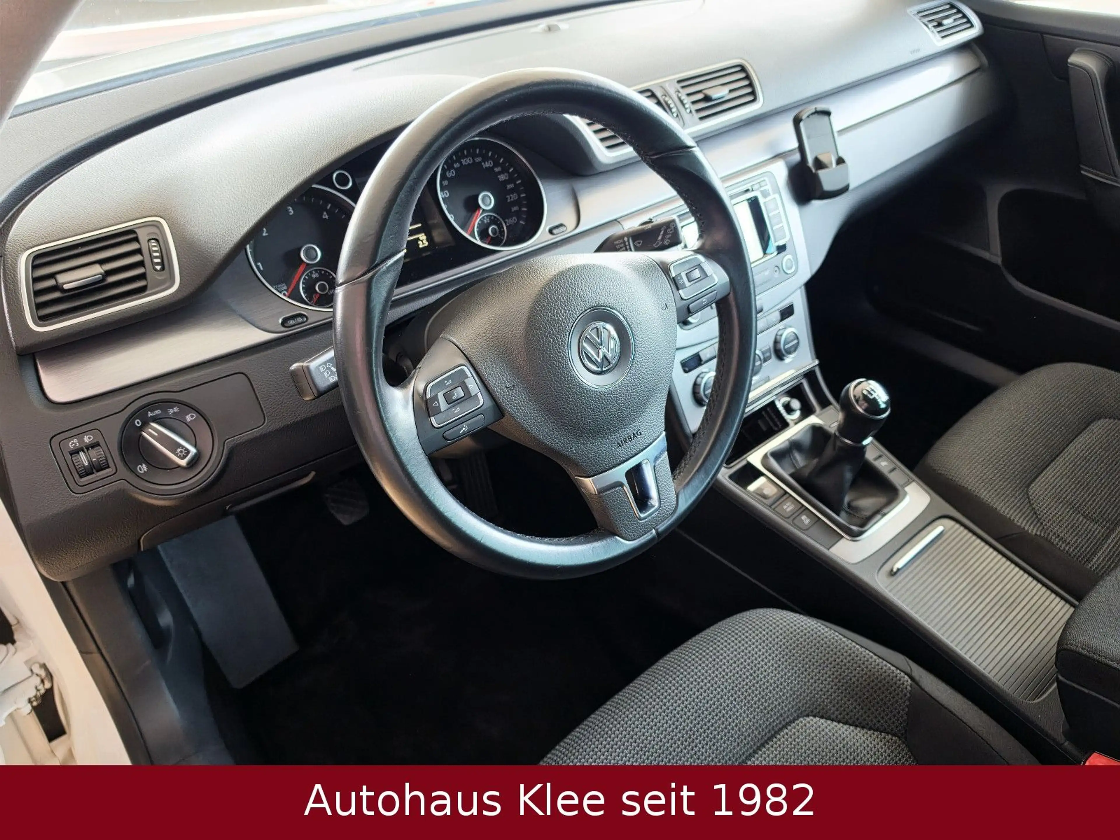 Volkswagen Passat Variant 2.0 TDI *Navi*Sitzh*LM*PDC*BT* — photo 9