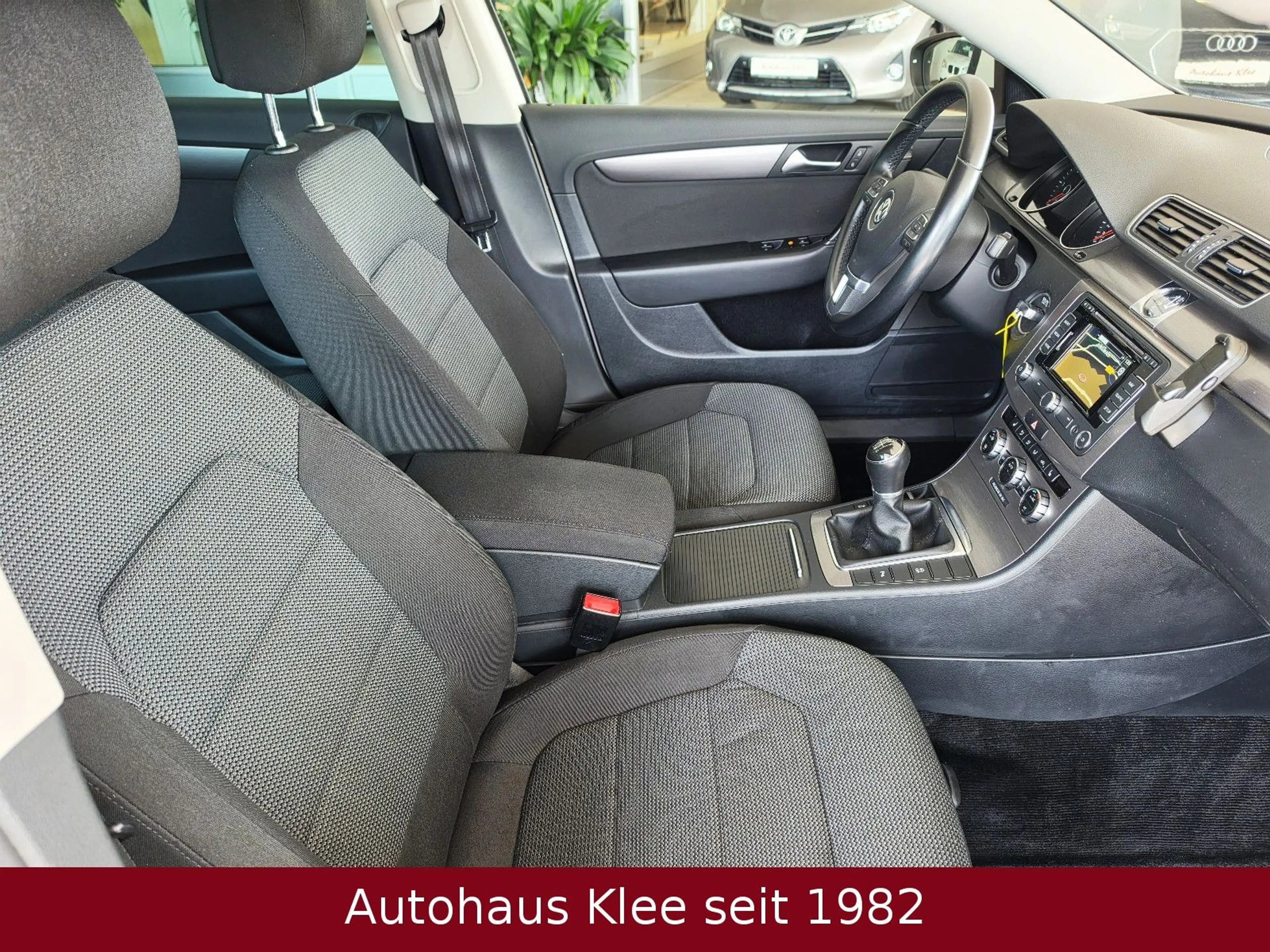Volkswagen Passat Variant 2.0 TDI *Navi*Sitzh*LM*PDC*BT* — photo 6
