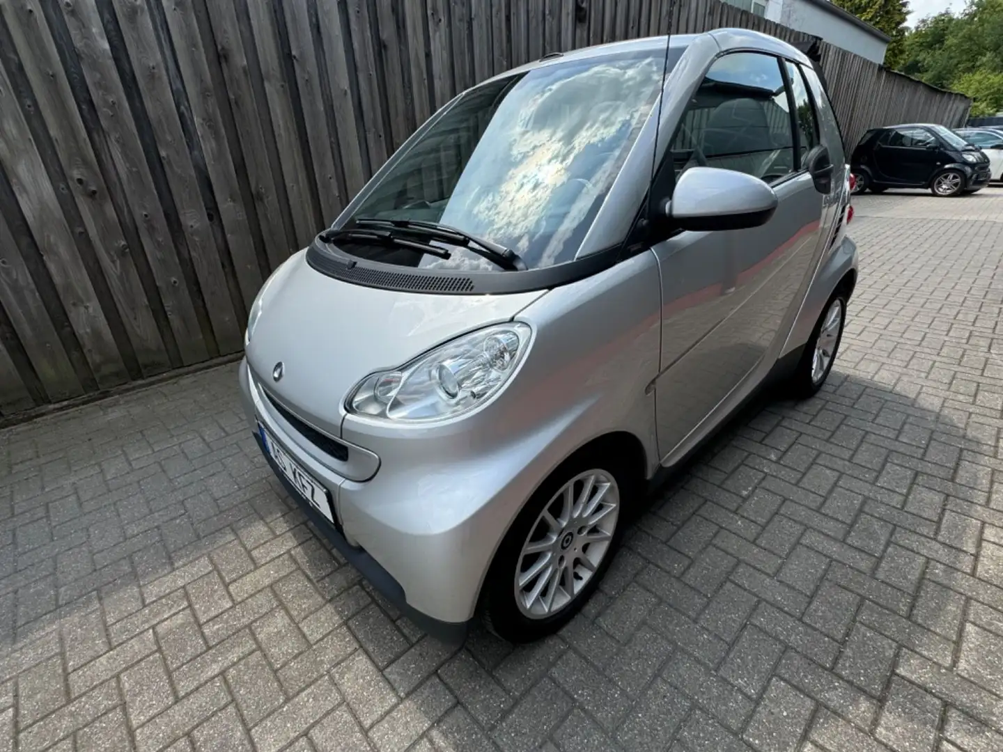 smart forTwo CABRIO 451 PASSION KLIMA RADIO ALU´S ZV Silber - 1