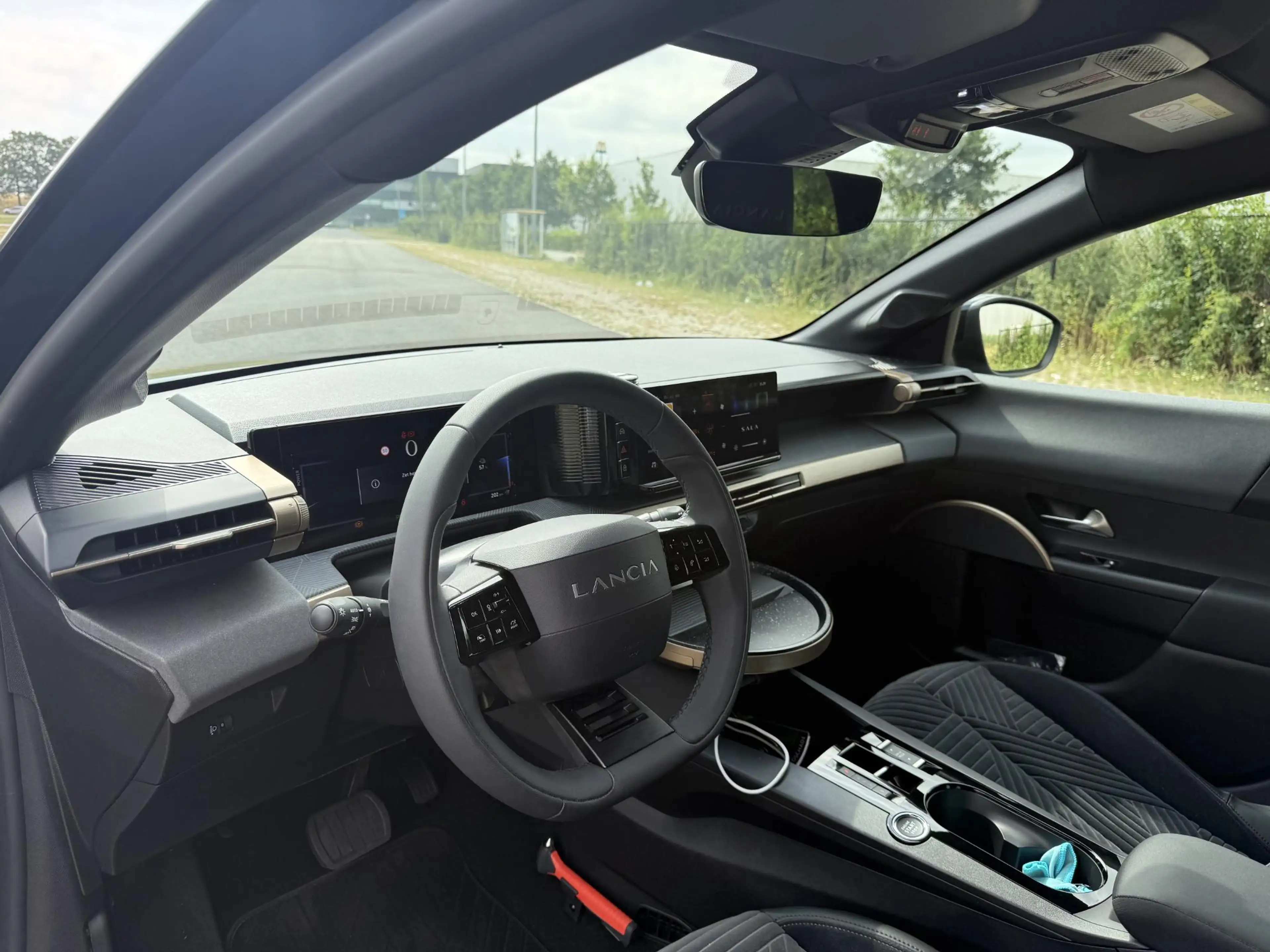 Lancia Ypsilon 54 kWh | Demo | Voor + Achter Parkeercamera | Adap — photo 7