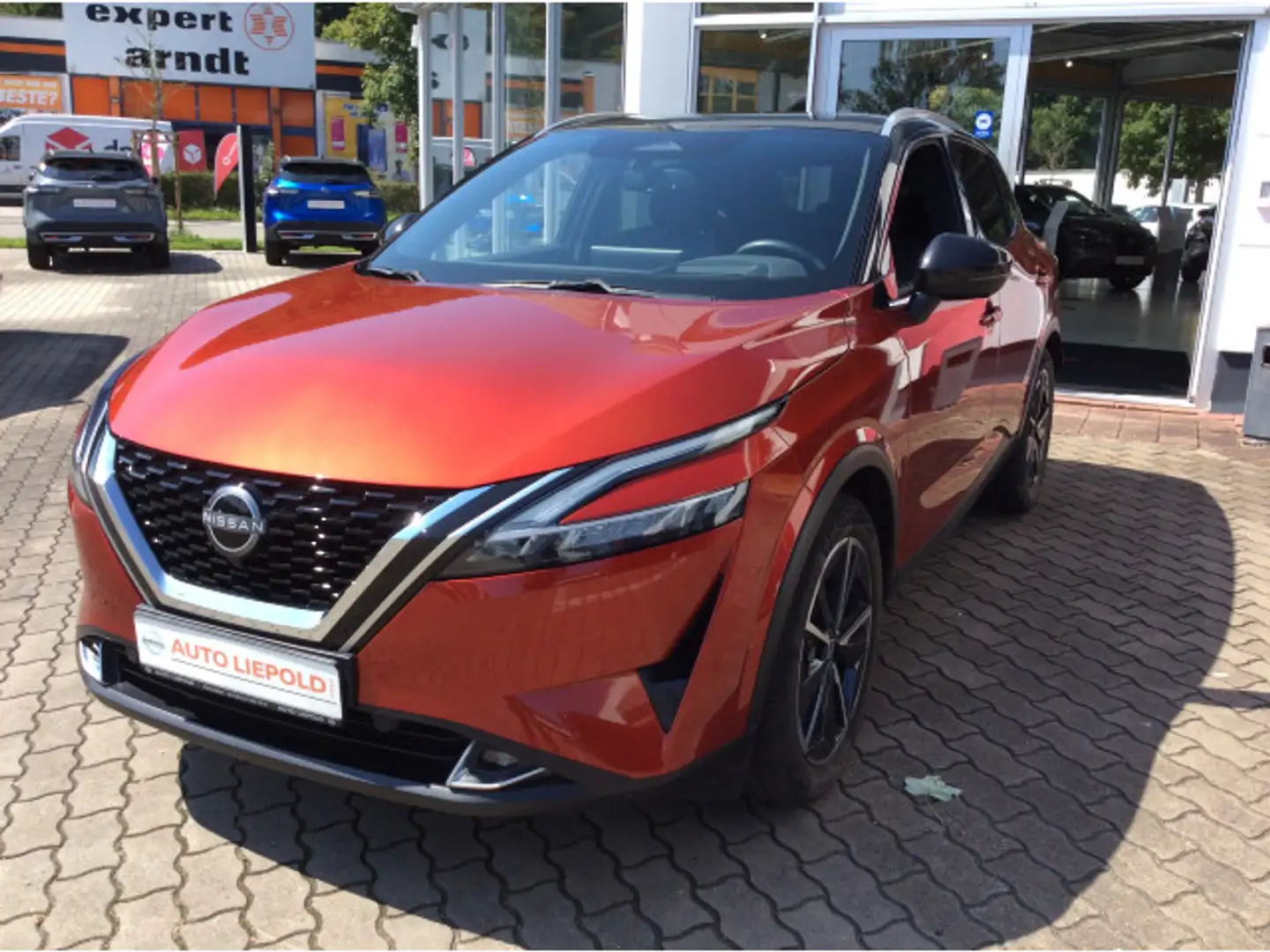 Nissan Qashqai 1.3 DIG-T Tekna AT 4x4 AHK Rojo - 2
