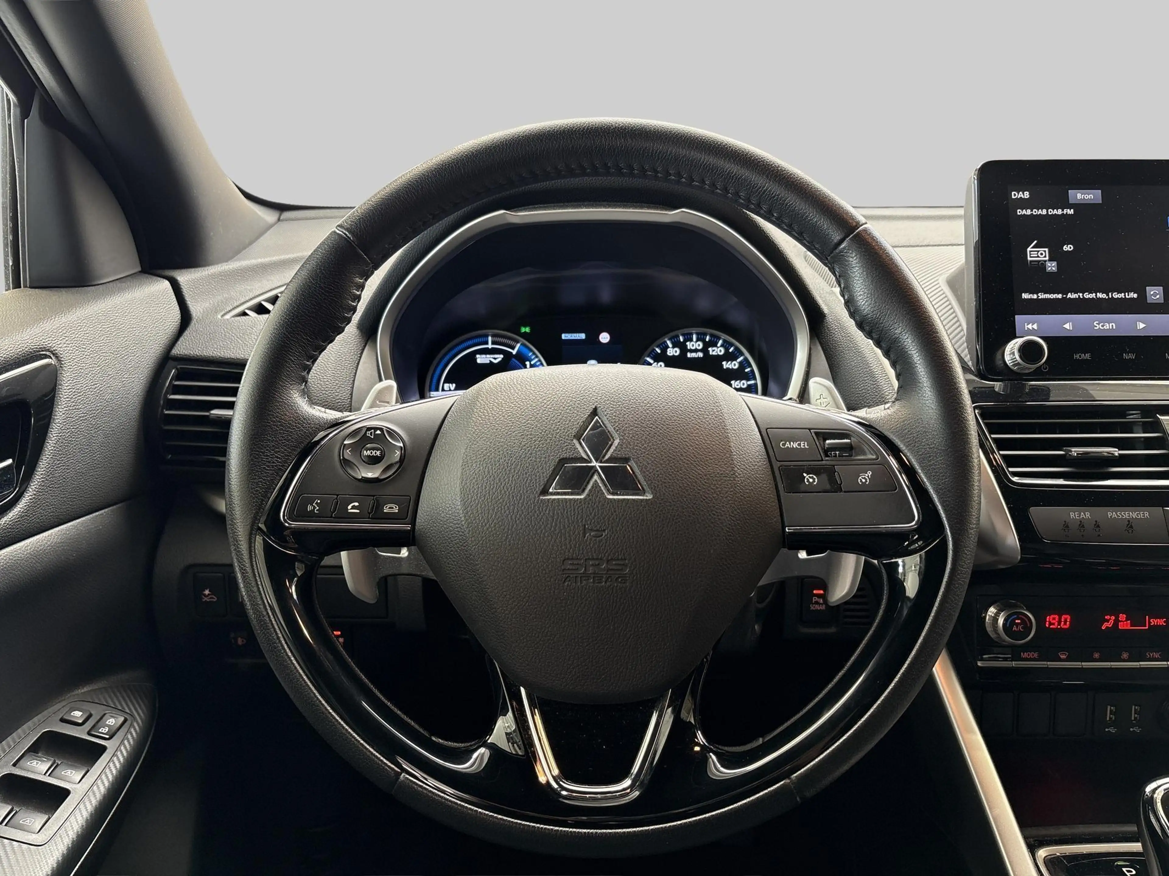 Mitsubishi Eclipse Cross 2.4 PHEV Intense+ | Parkeersensoren V+A | Camera | — photo 14