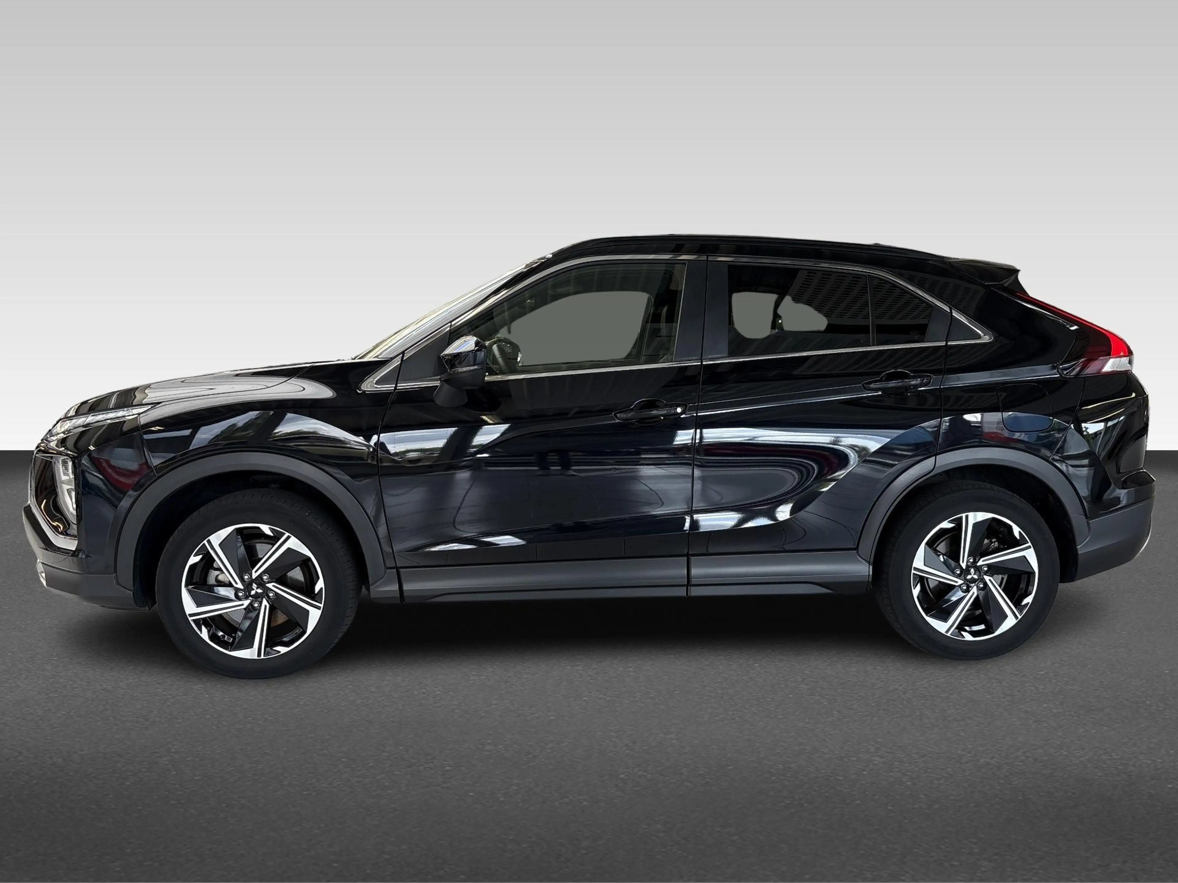 Mitsubishi Eclipse Cross 2.4 PHEV Intense+ | Parkeersensoren V+A | Camera | — photo 2