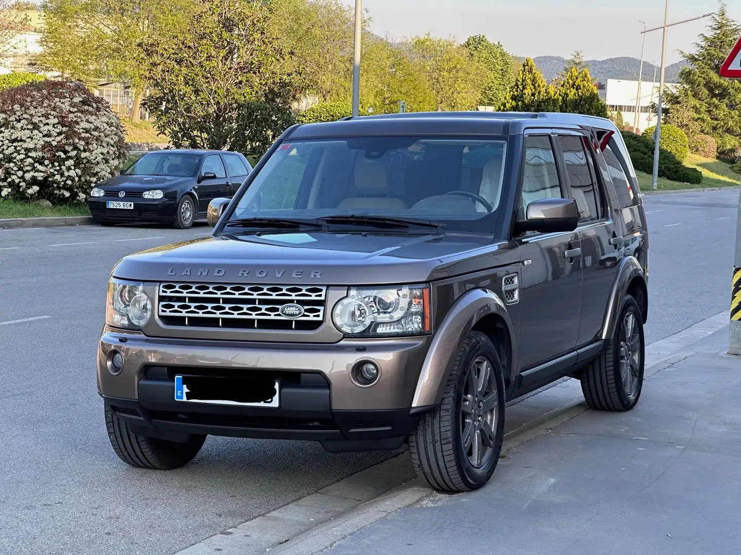 Land Rover Discovery 3.0SDV6 SE Aut. Brown - 1