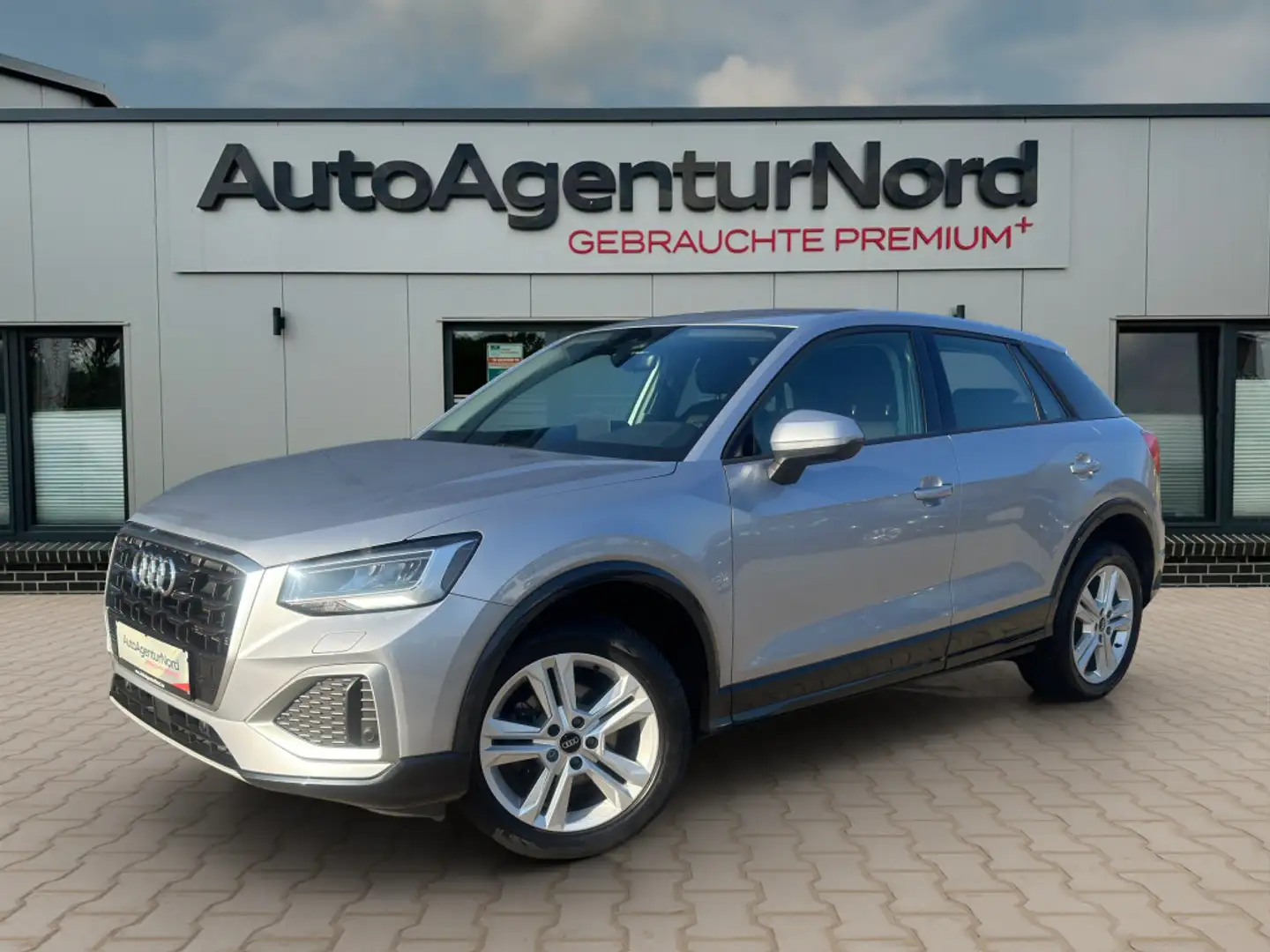 Audi Q2 35 TFSI+ACC+KAMERA+LED+NAVI+SHZ Argent - 1