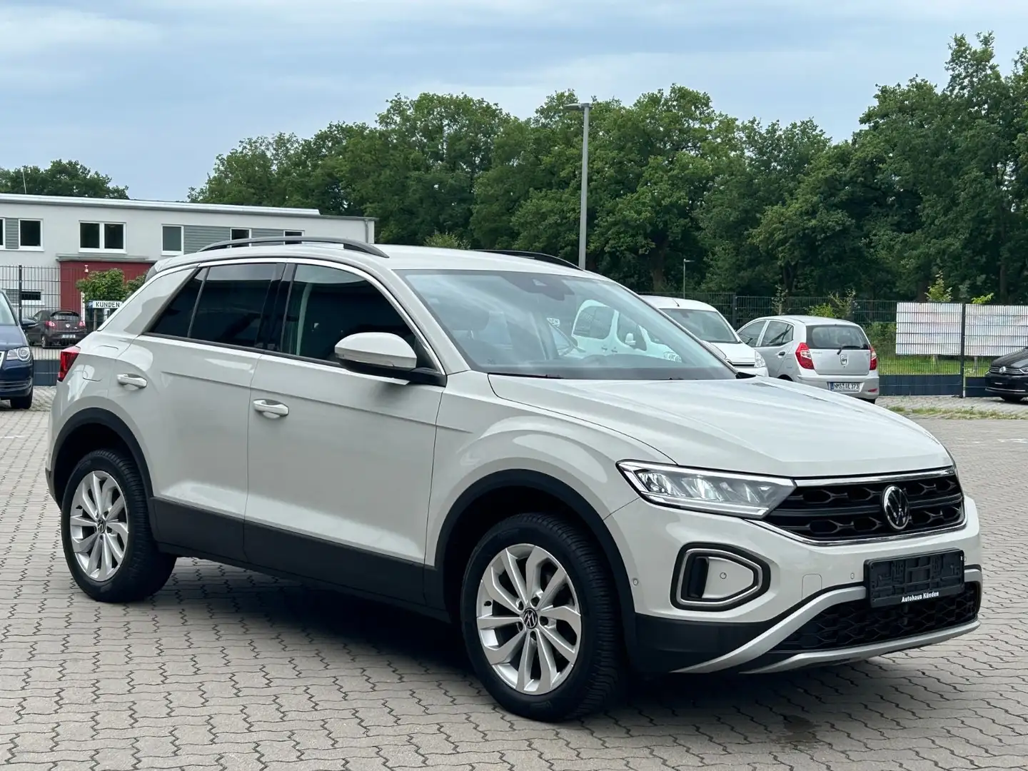 Volkswagen T-Roc 1.0 TSI Life °VC°ACC°AHK° Grijs - 2
