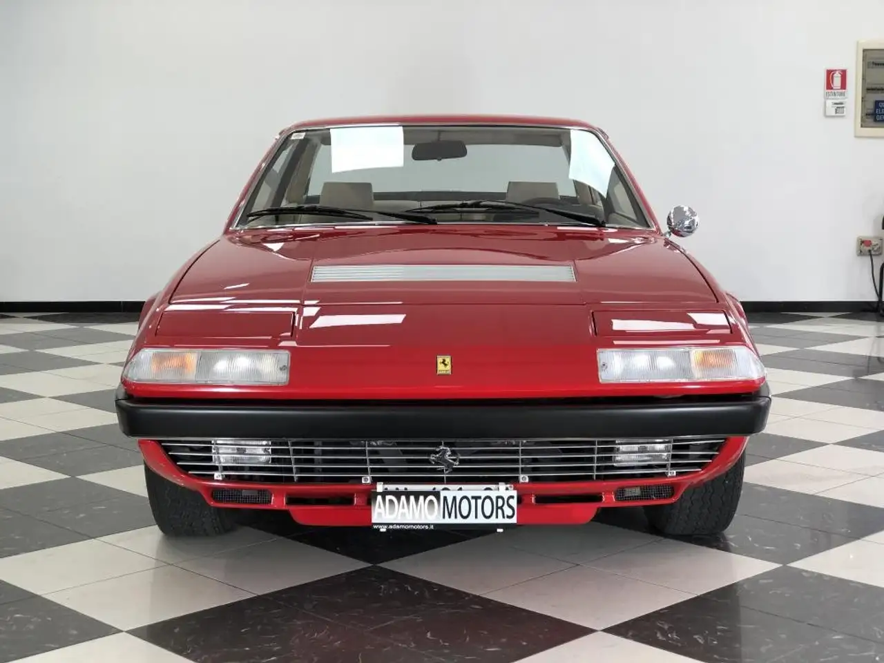 Ferrari 365 GT4 2+2 Pininfarina, foto 2