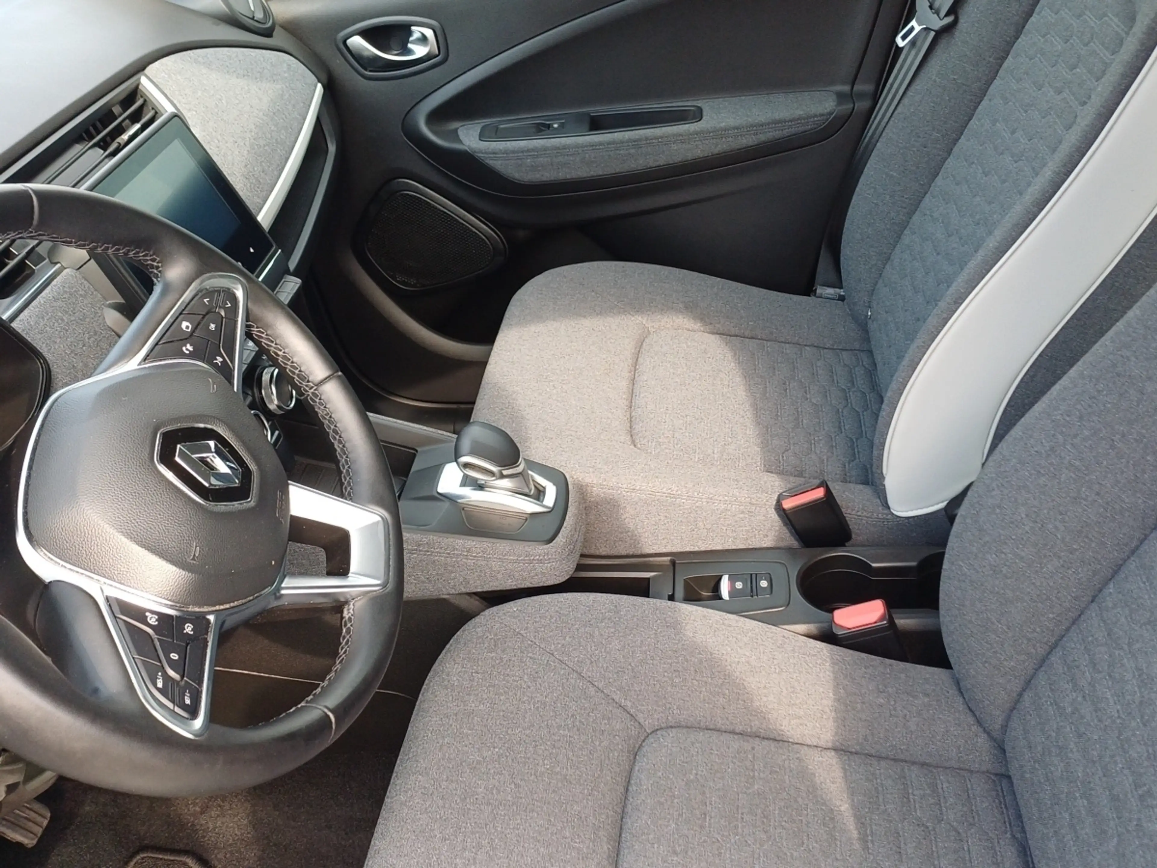 Renault ZOE (06.2012->) Evolution — photo 12