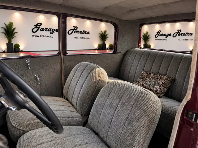 Ford Unknown Model view 6