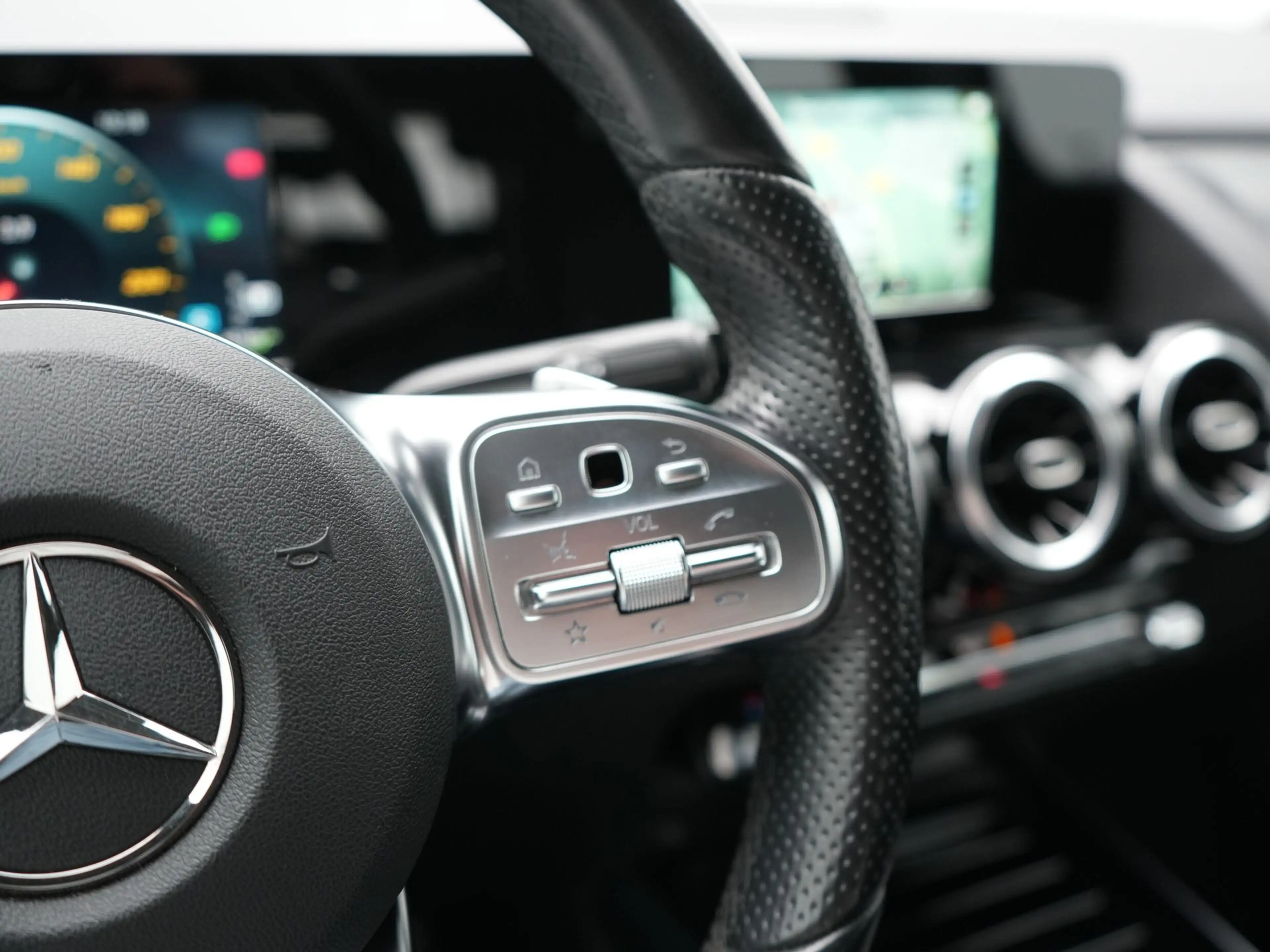 Mercedes-Benz GLA 250 e AMG Line PHEV 263pk Dealer O.H | Panodak | Cruis — photo 12