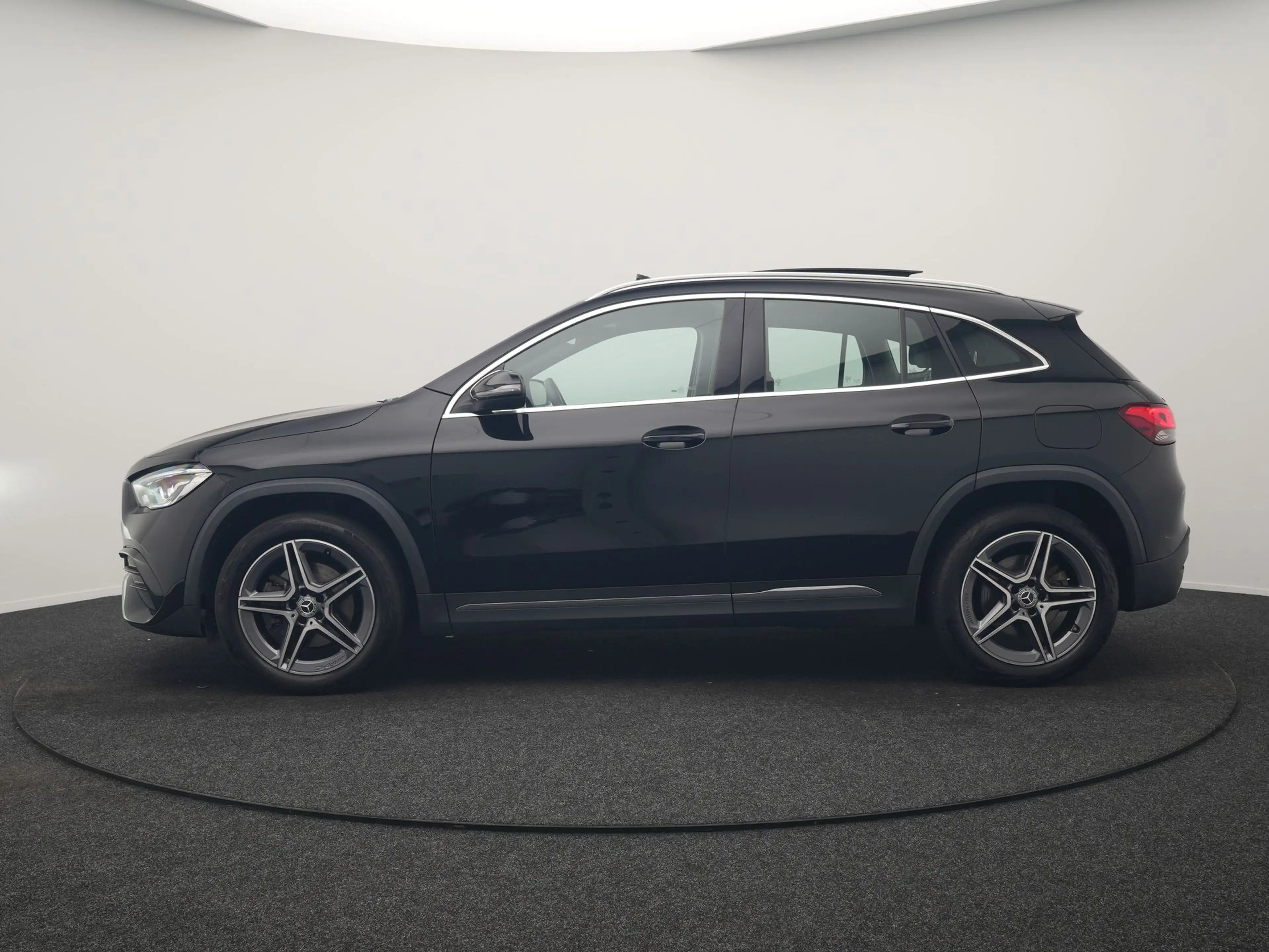 Mercedes-Benz GLA 250 e AMG Line PHEV 263pk Dealer O.H | Panodak | Cruis — photo 2
